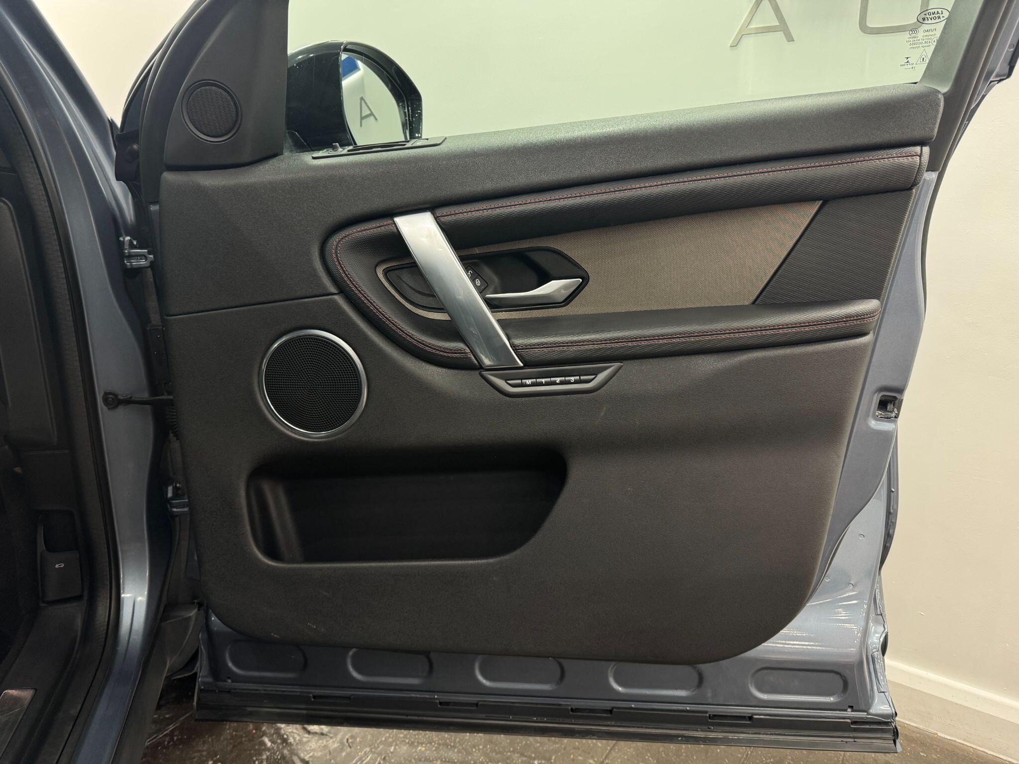 Land Rover Discovery Sport view 28