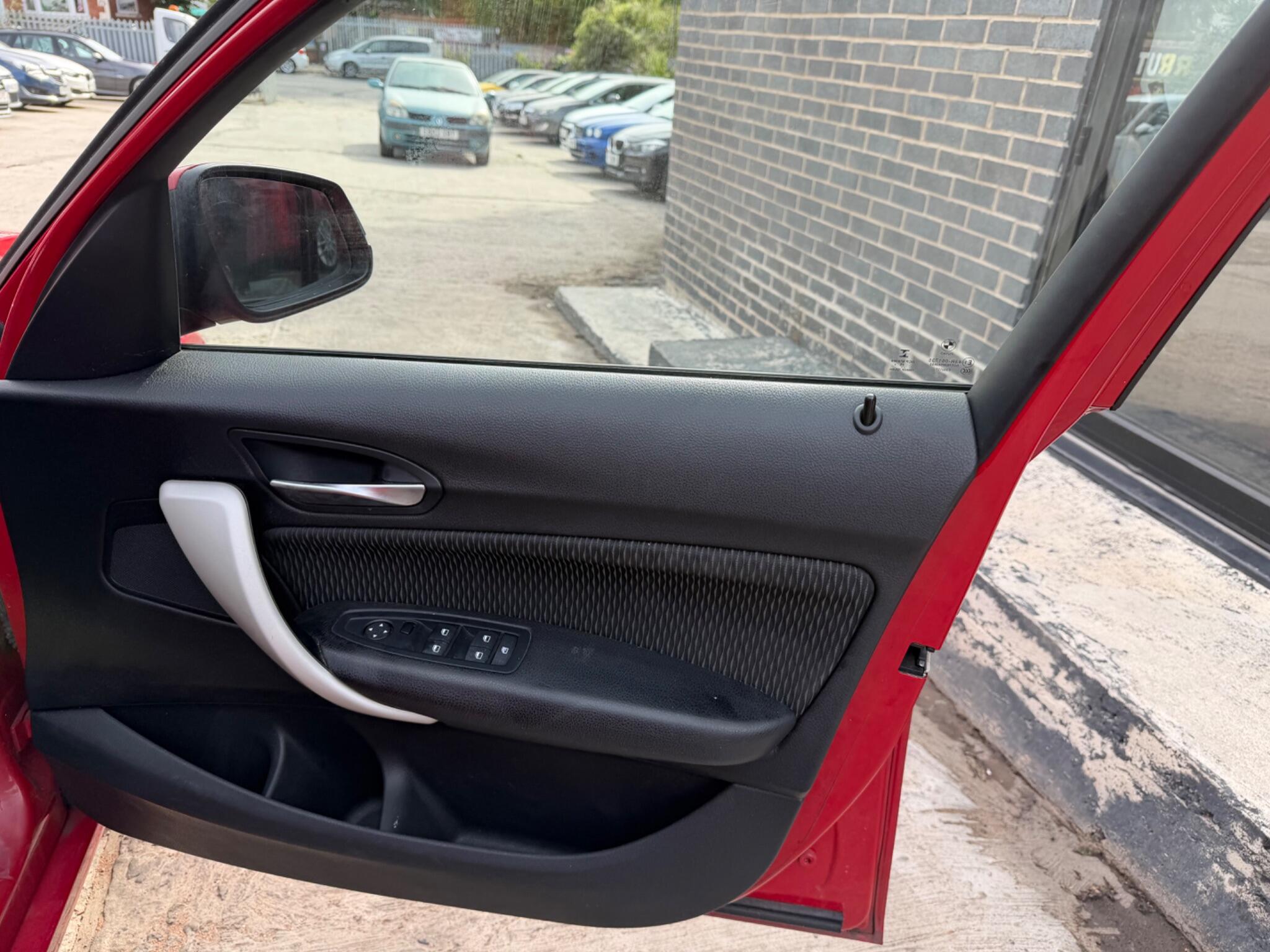 BMW 1 Series view 38