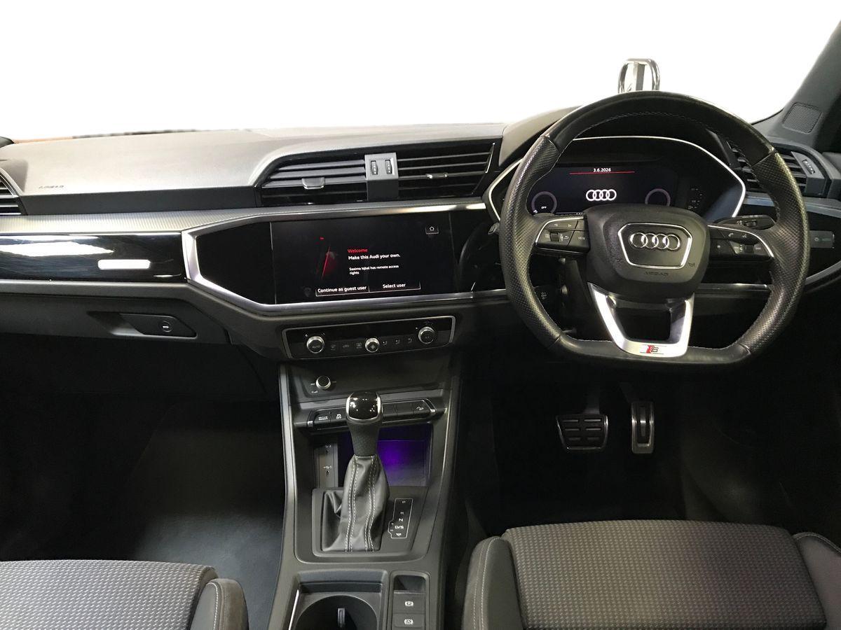 Audi Q3 view 4