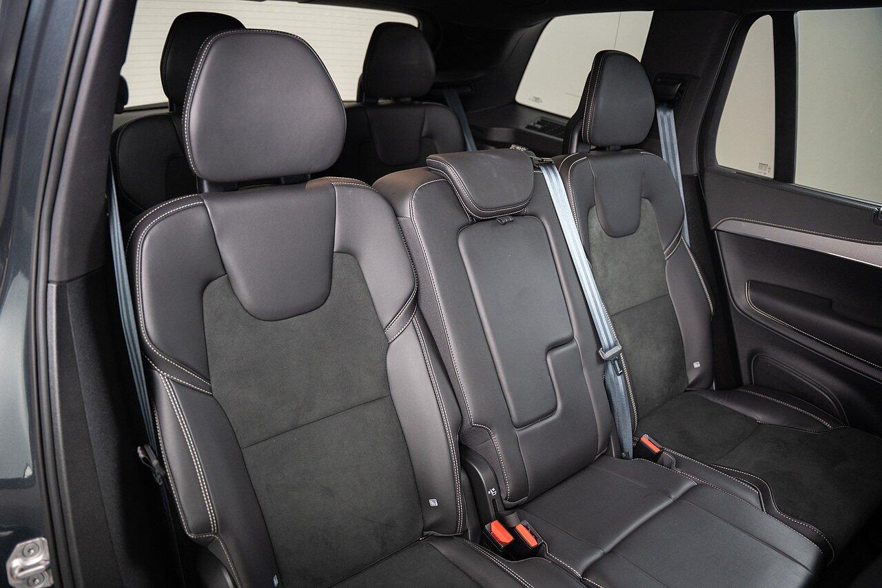 Volvo XC90 view 15