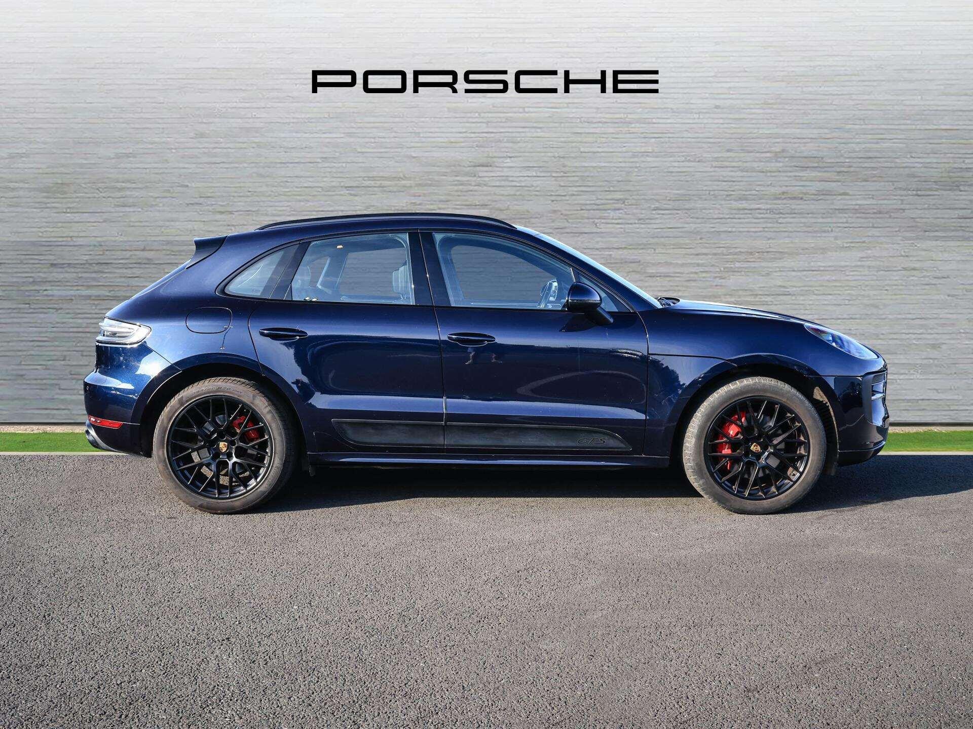 Porsche Macan view 5