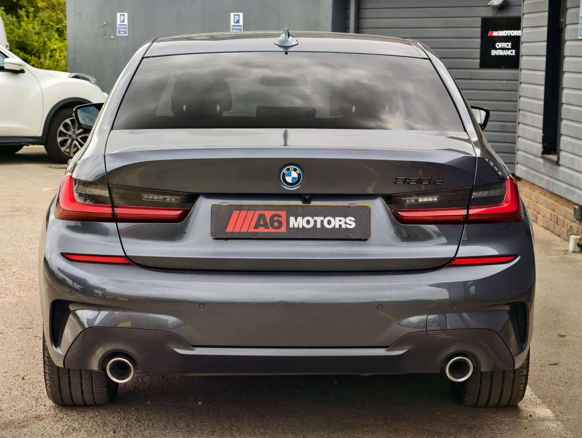 BMW 3 Series view 9