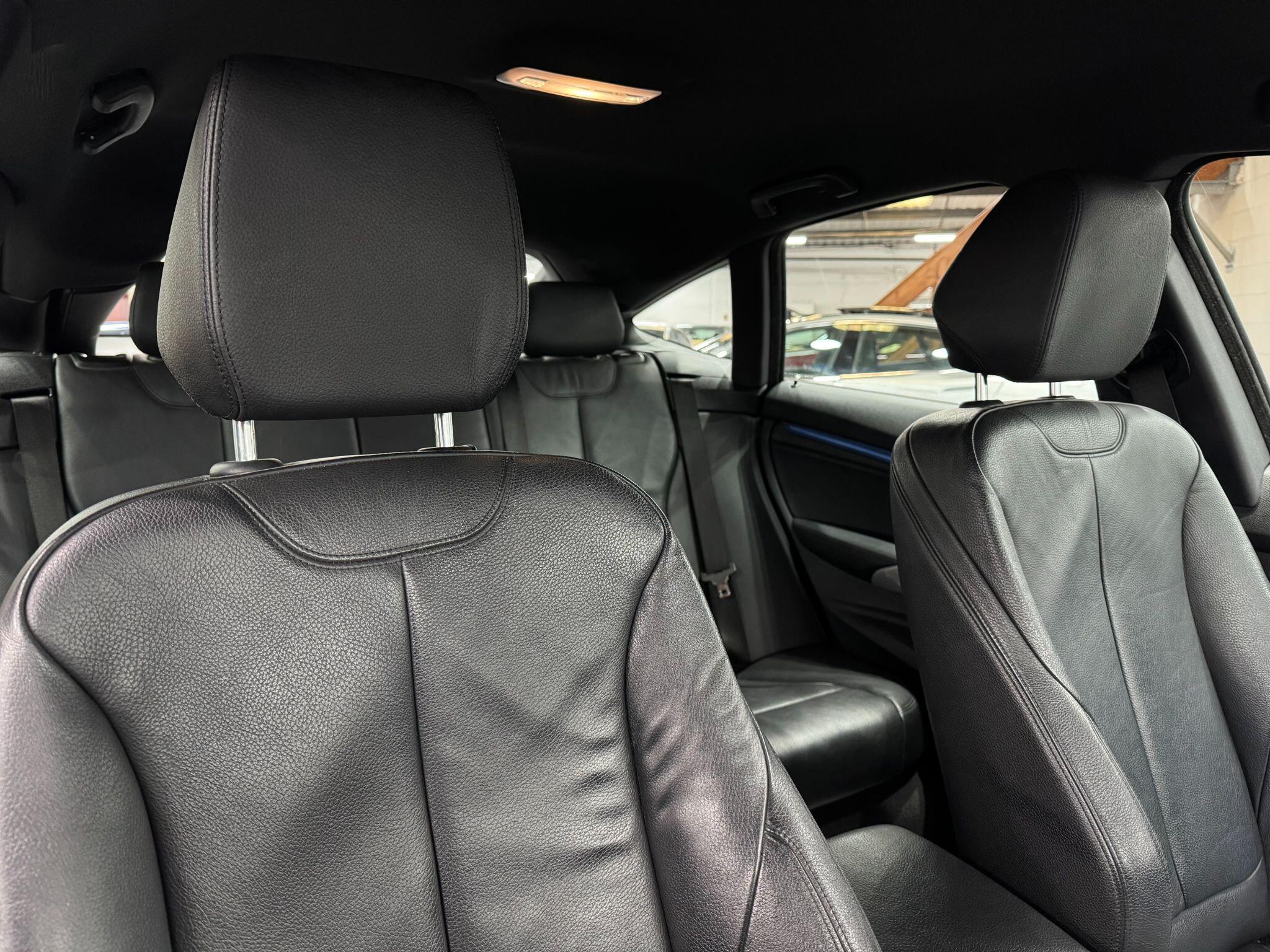 BMW 3 Series view 30