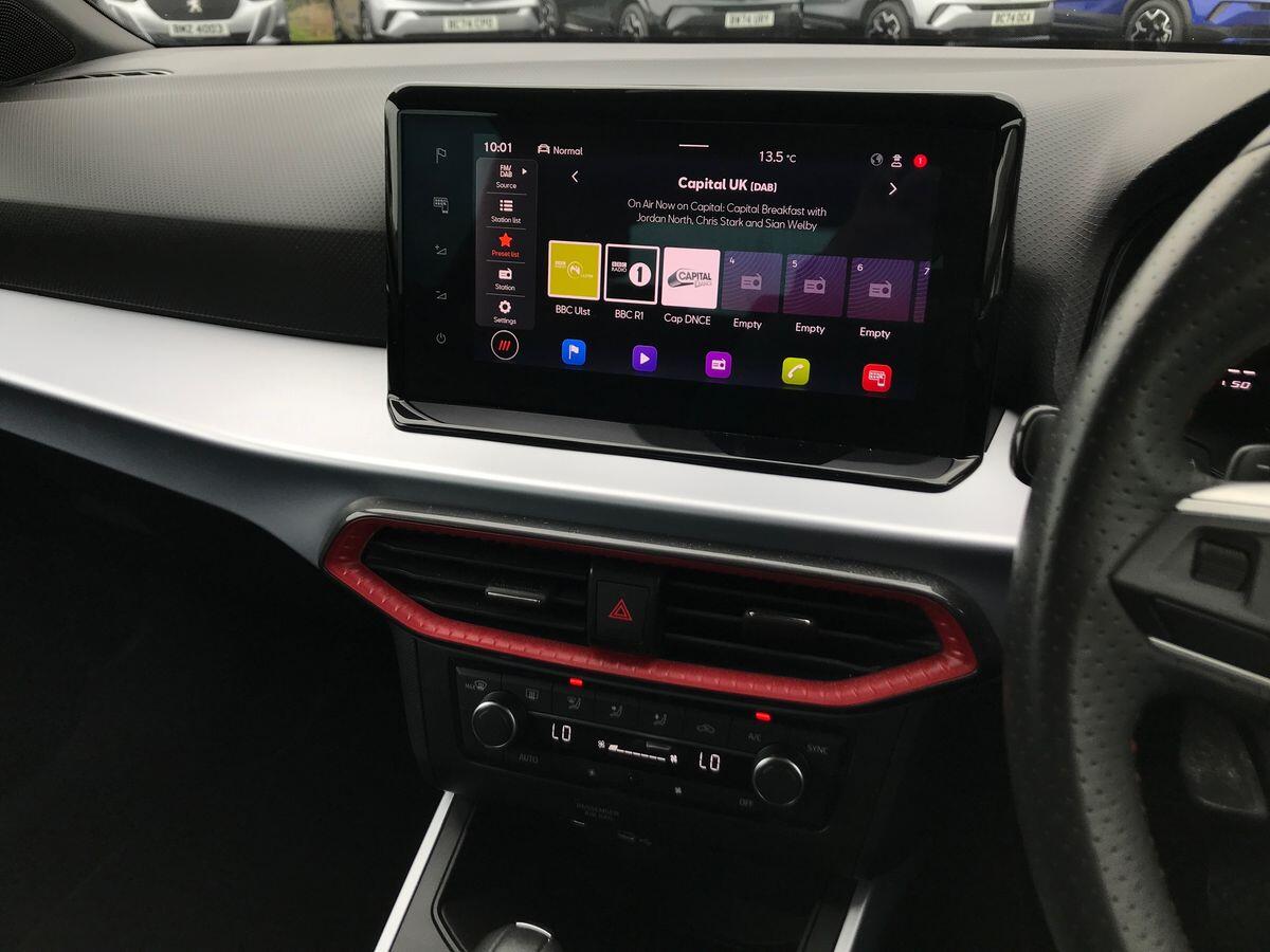 SEAT Arona view 13