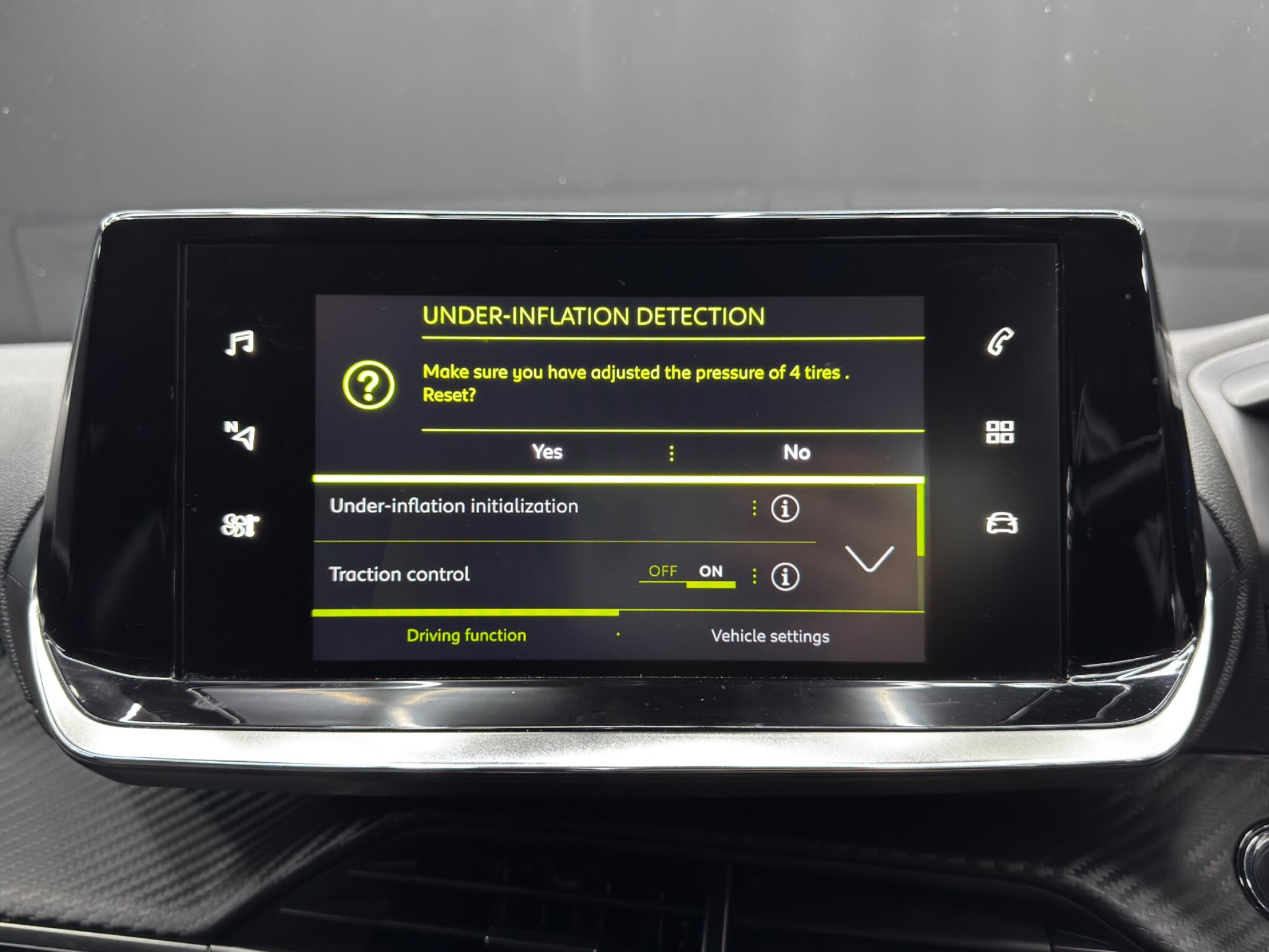 Peugeot 2008 view 32