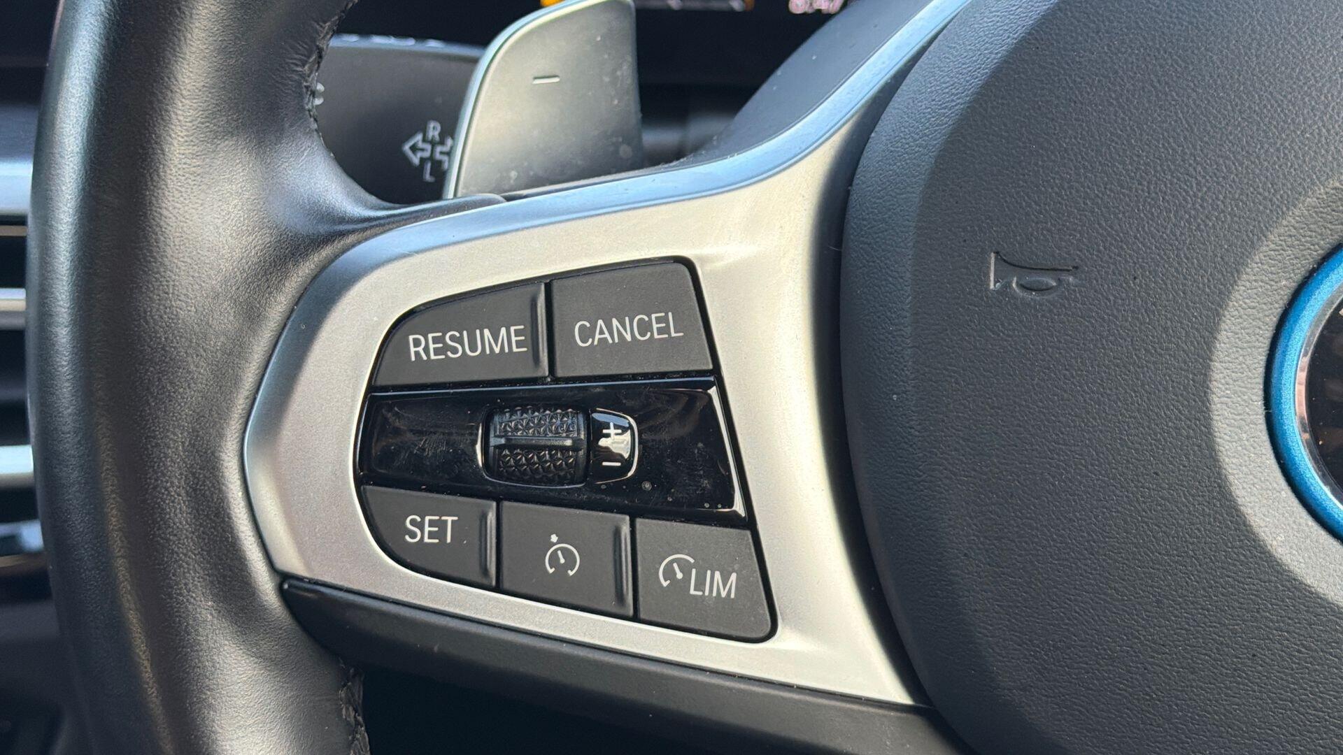 BMW 3 Series view 17