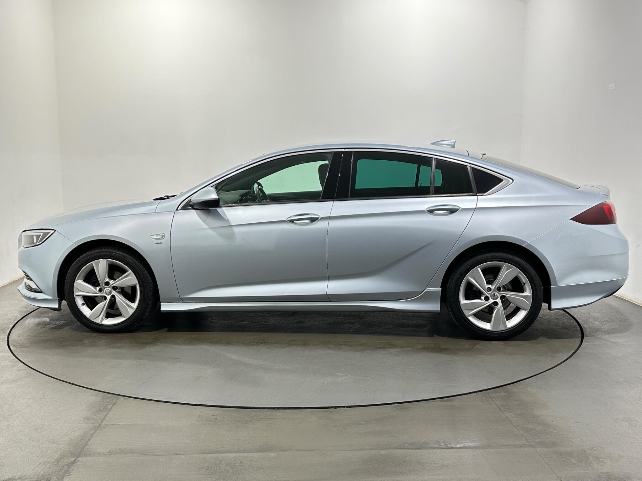 Vauxhall Insignia view 5