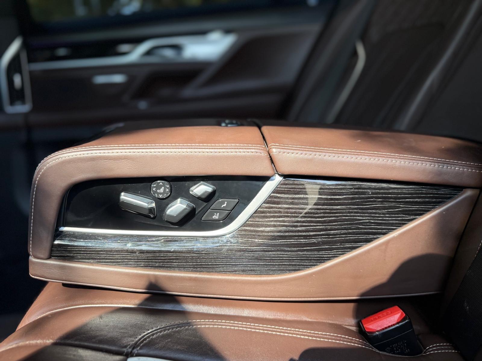 BMW 7 Series view 43
