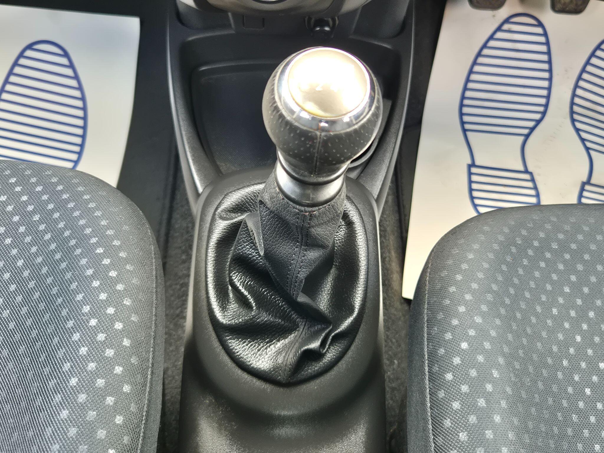 Toyota Yaris view 17