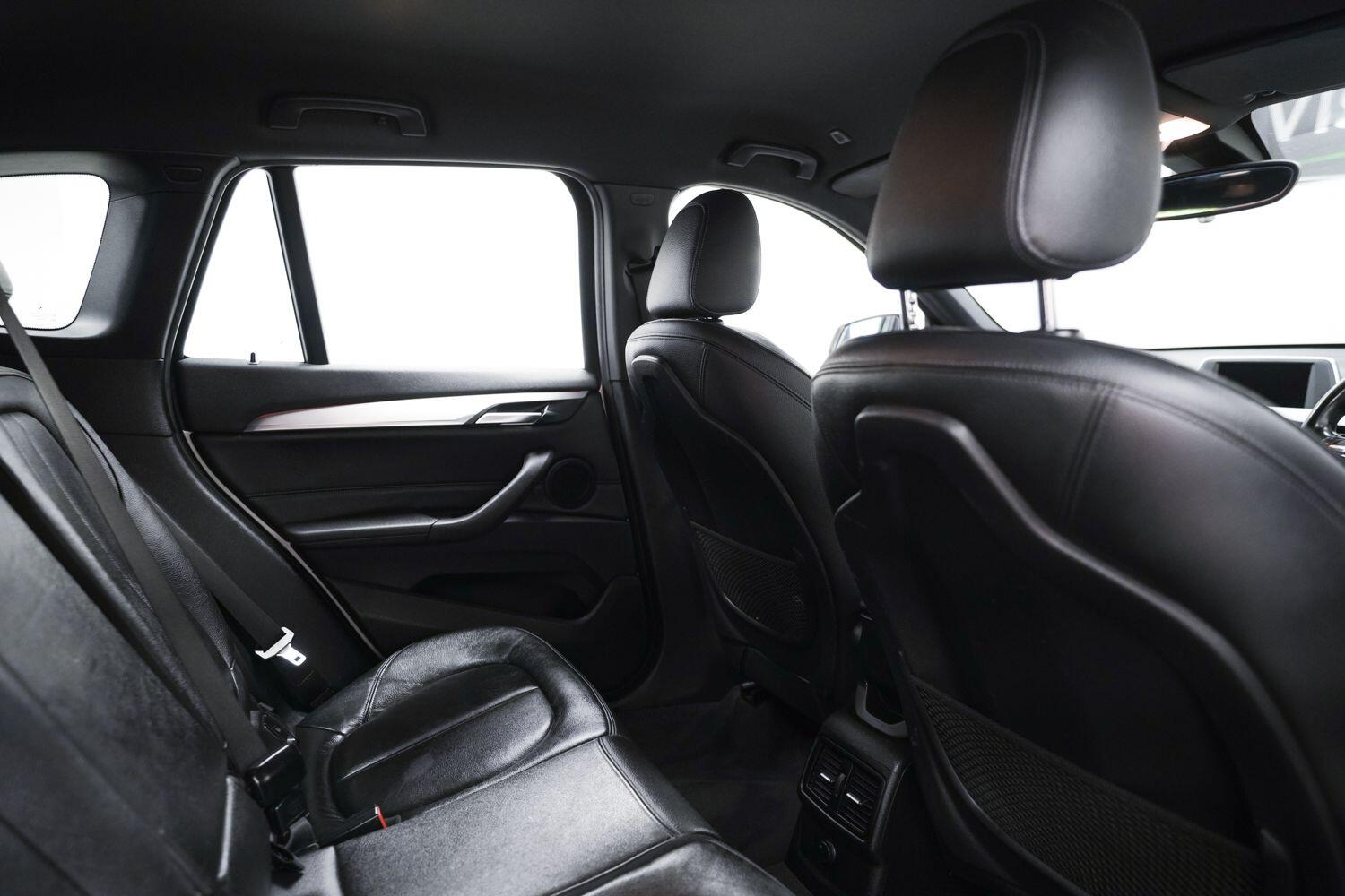 BMW X1 view 16