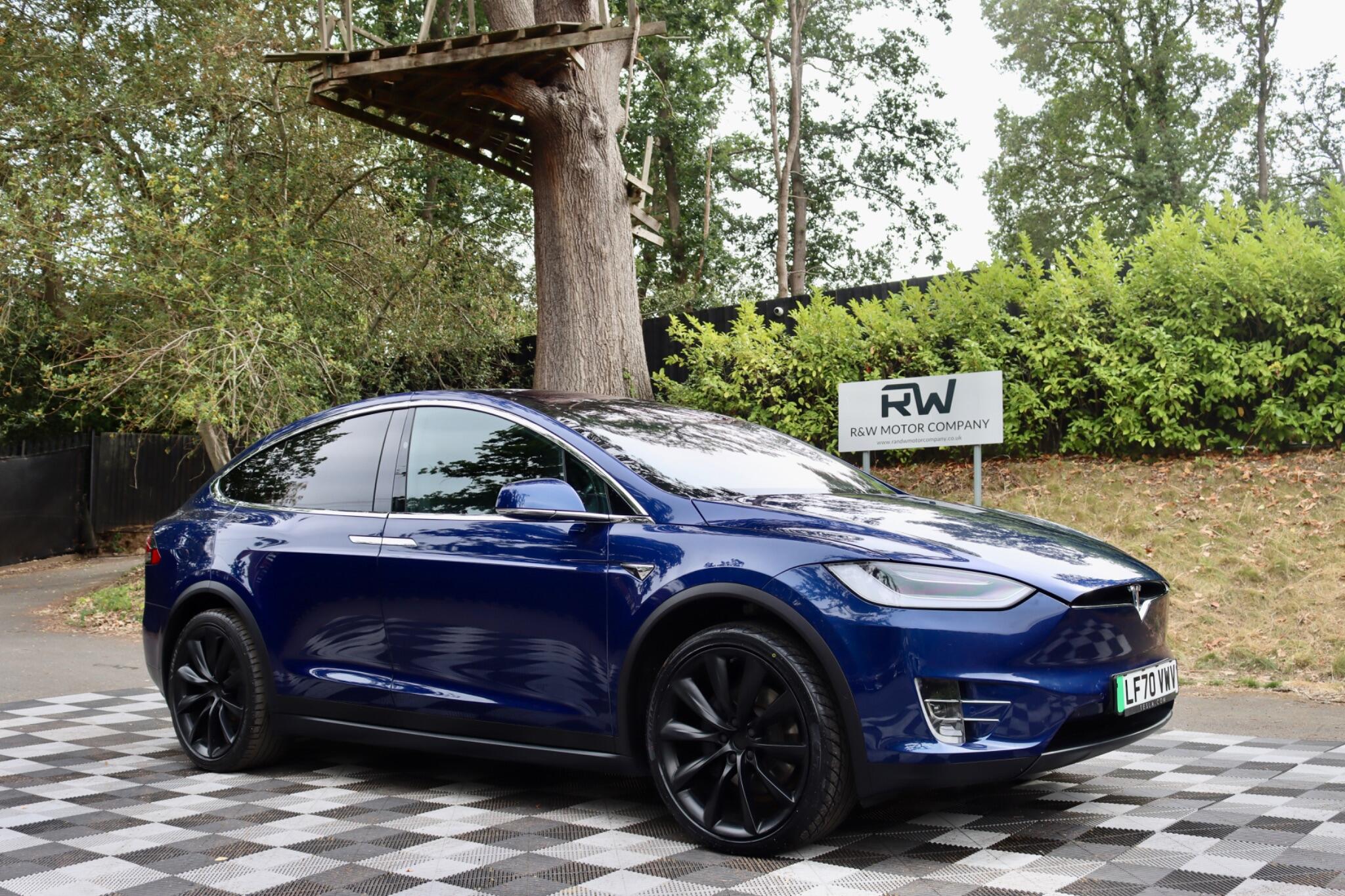 Tesla Model X view 37