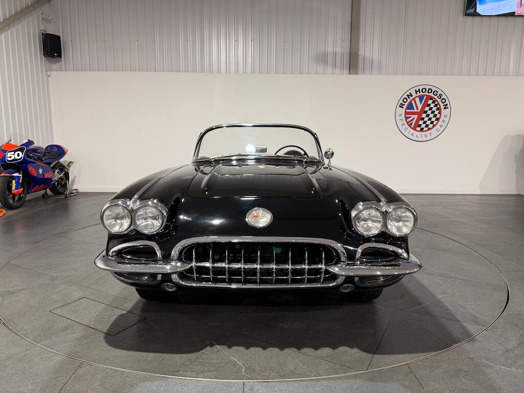 Chevrolet Corvette view 23