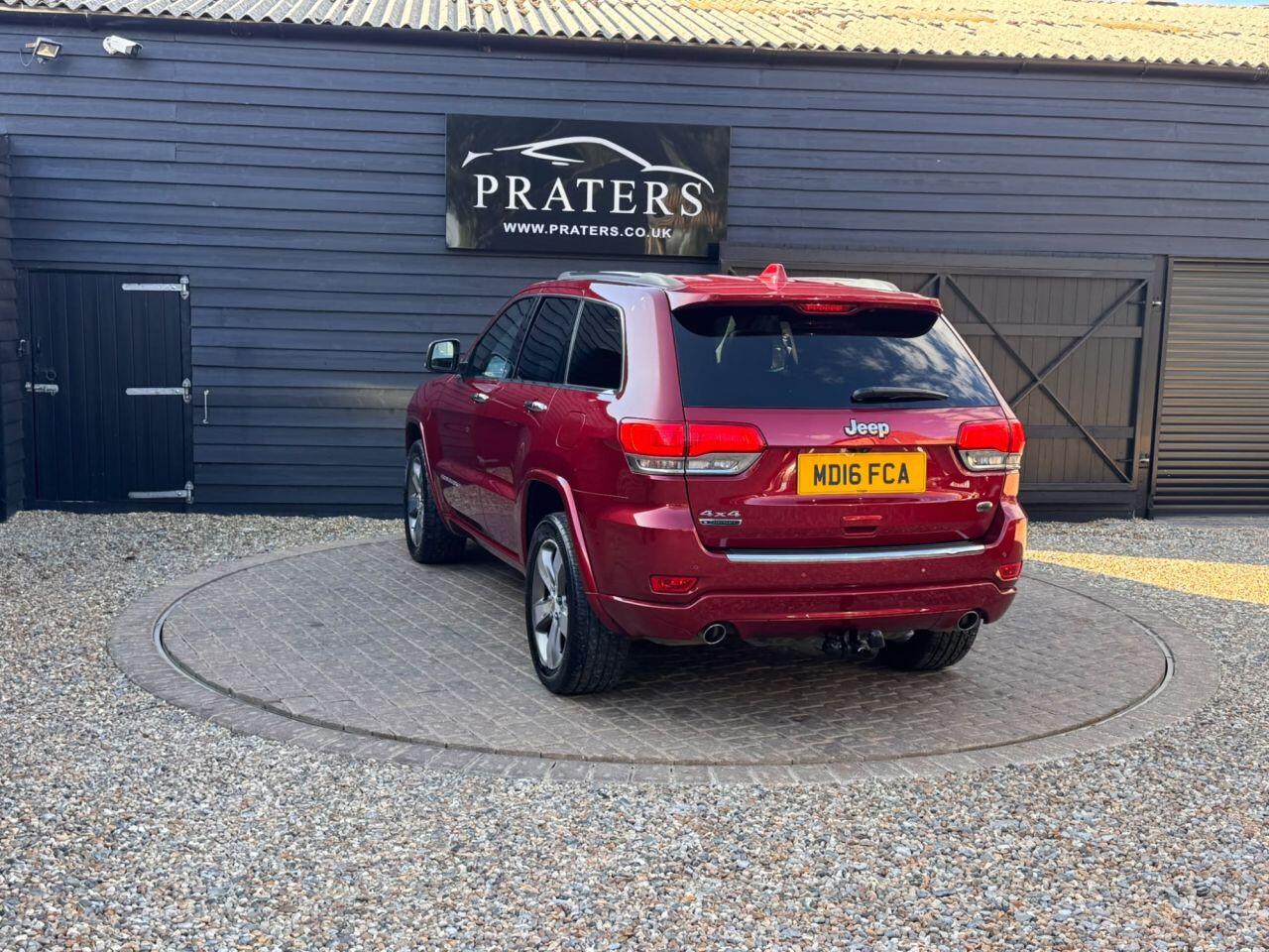 Jeep Grand Cherokee view 24