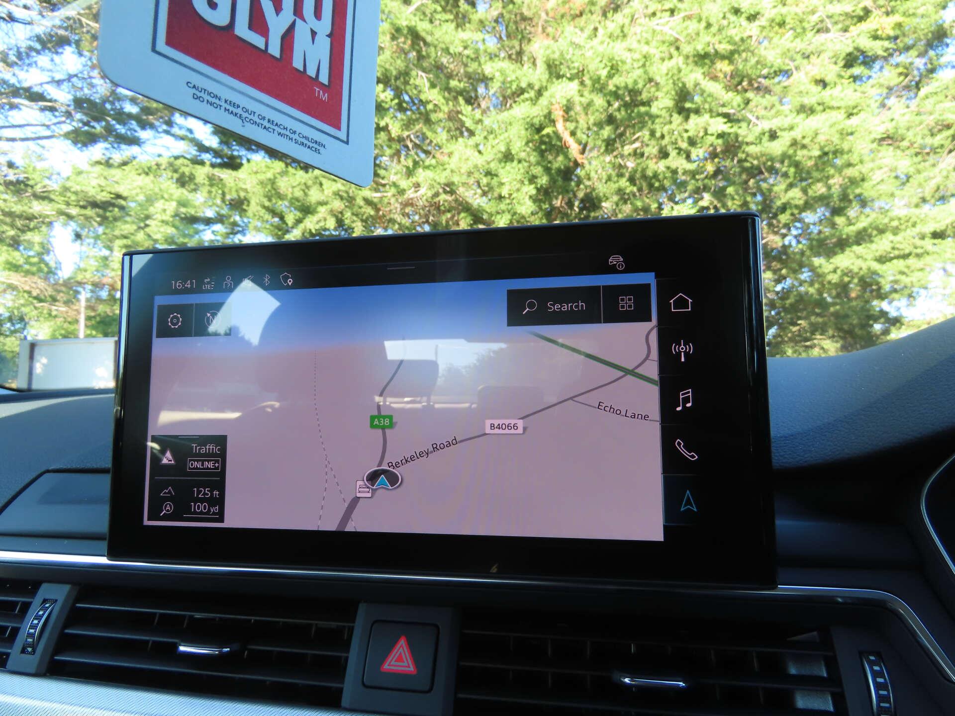Audi A4 view 10