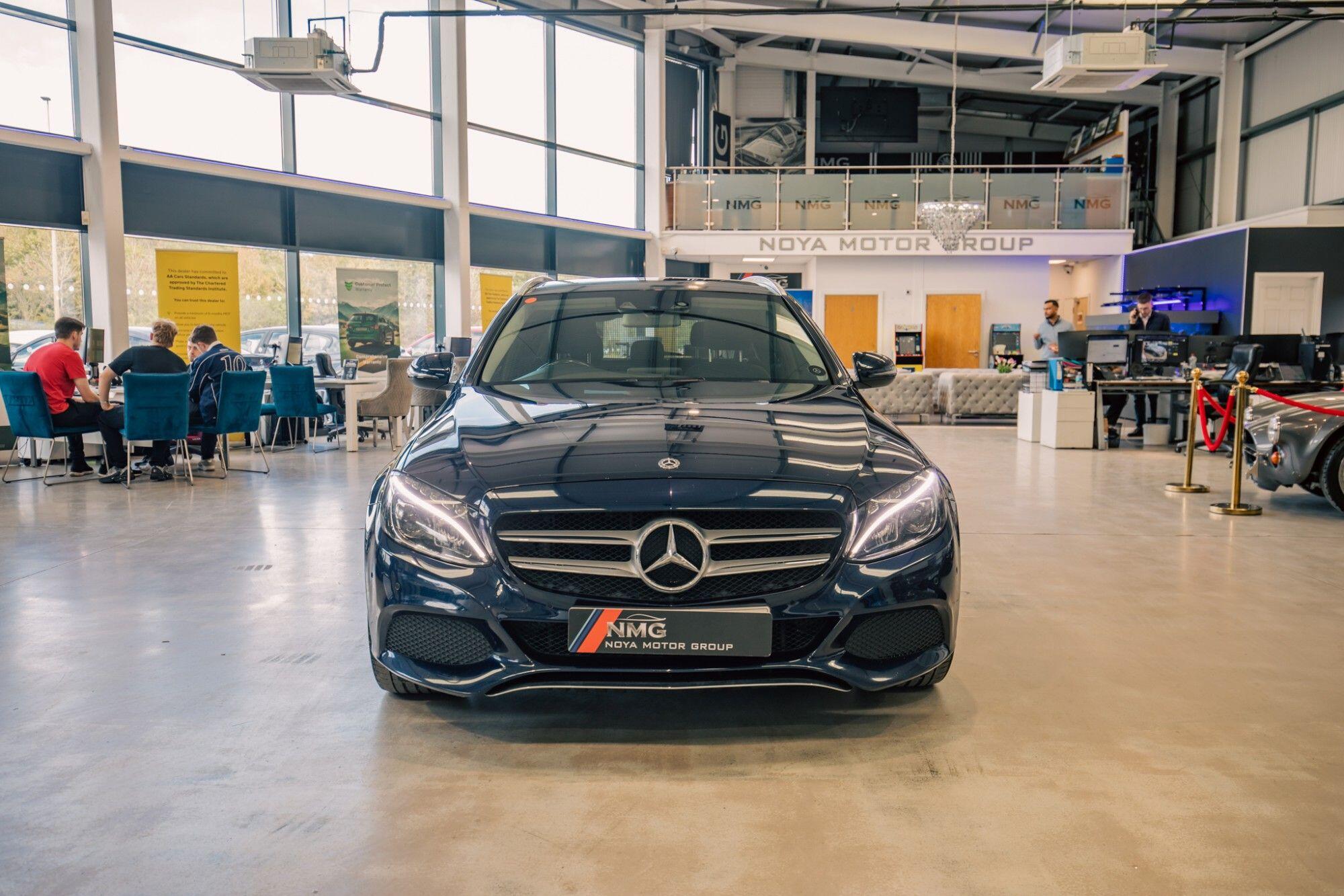 Mercedes-Benz C-Class view 22