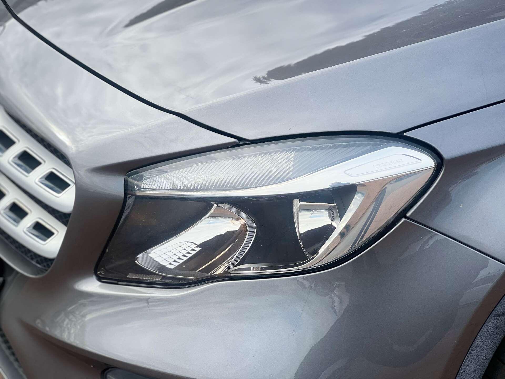 Mercedes-Benz GLA view 13