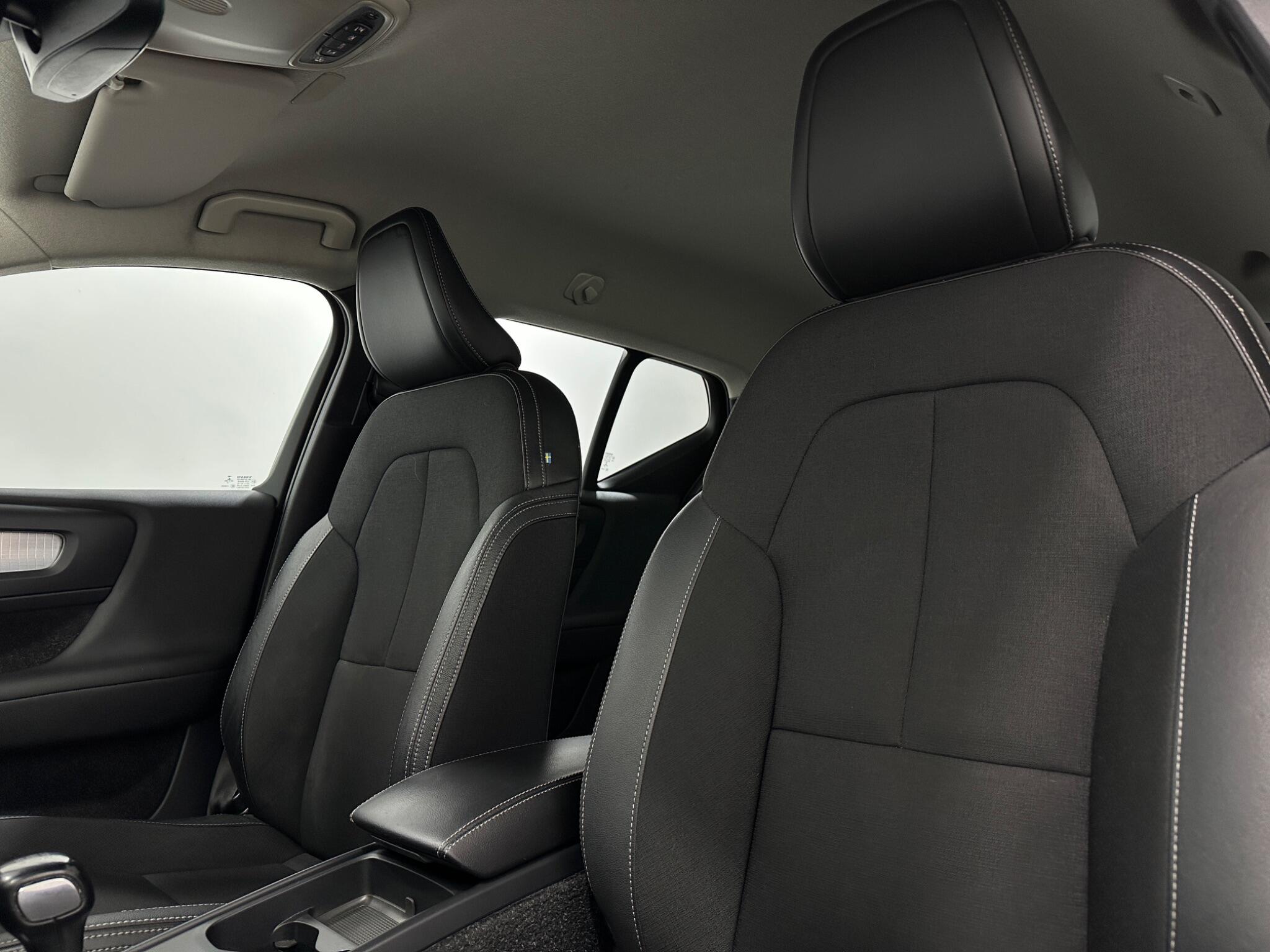 Volvo XC40 view 33