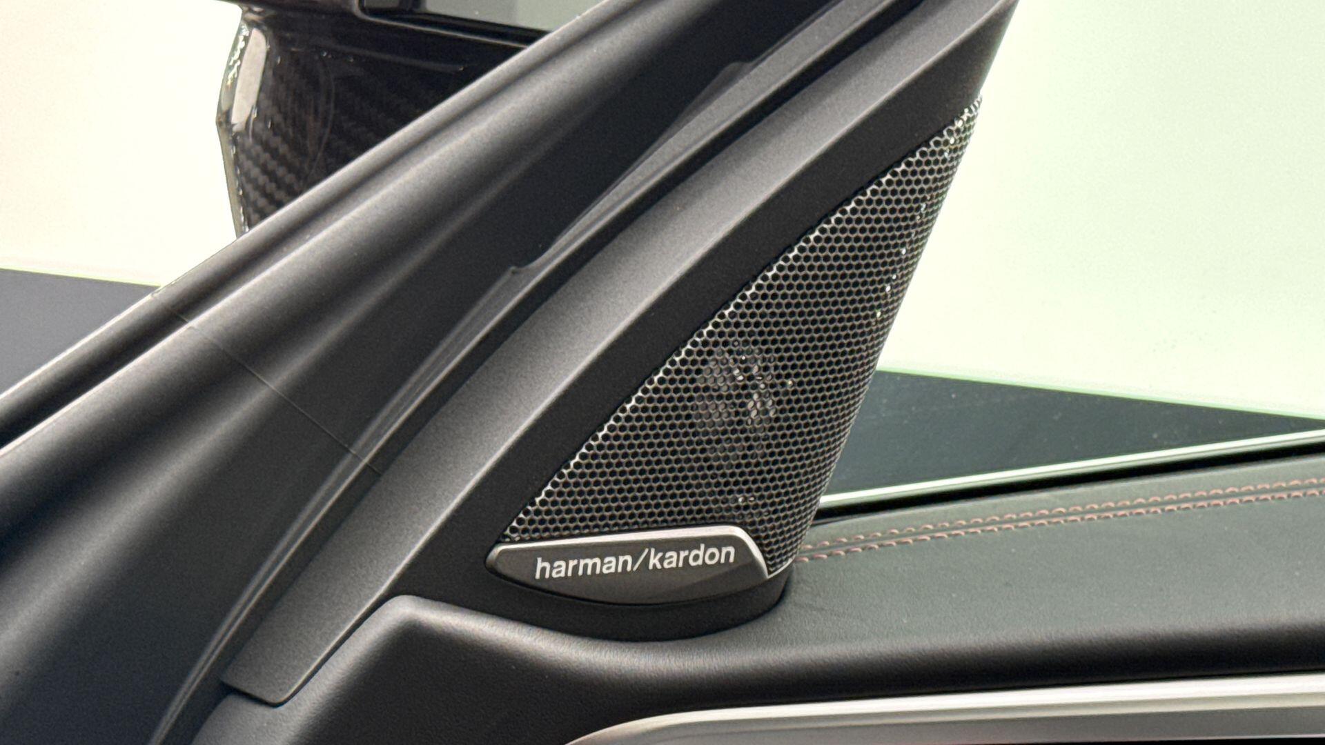 BMW M4 view 23