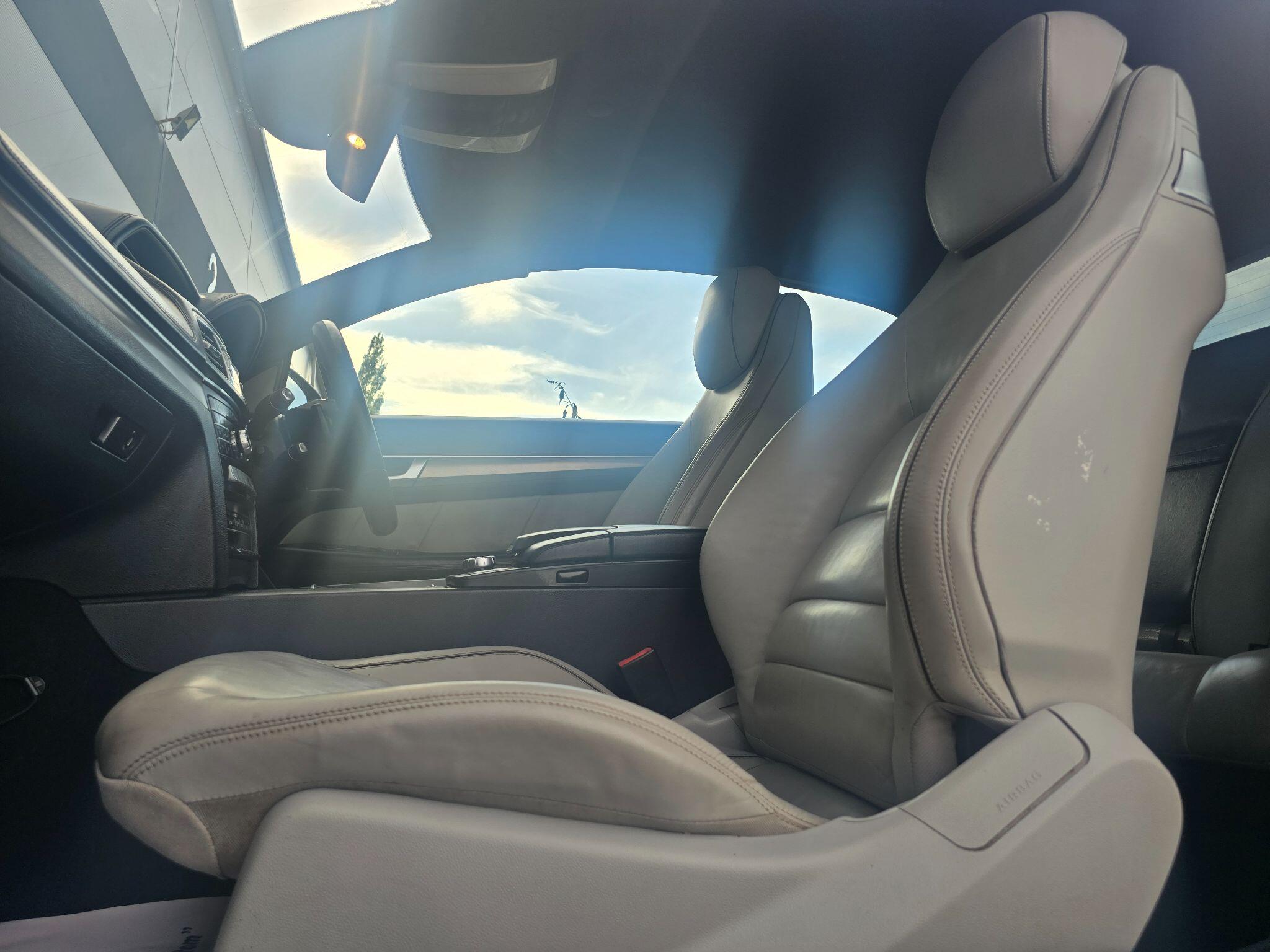 Mercedes-Benz E-Class view 16