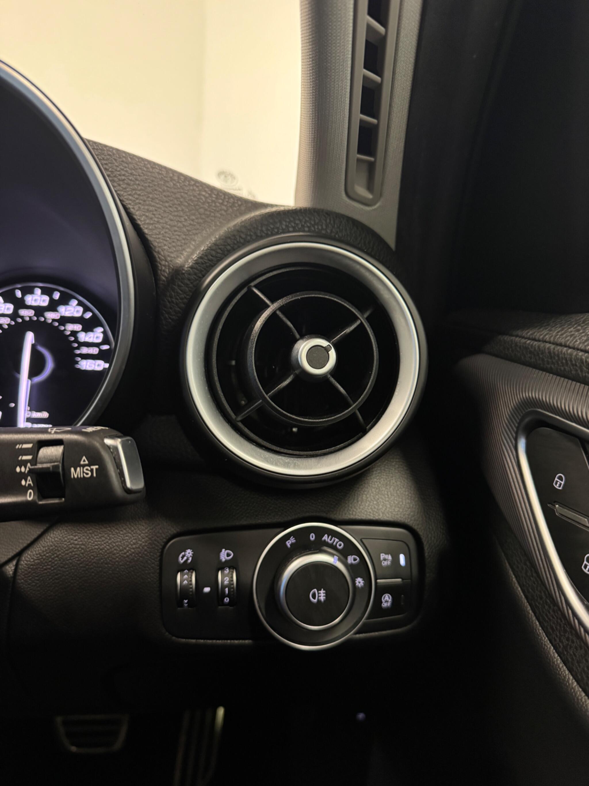 Alfa Romeo Giulia view 27