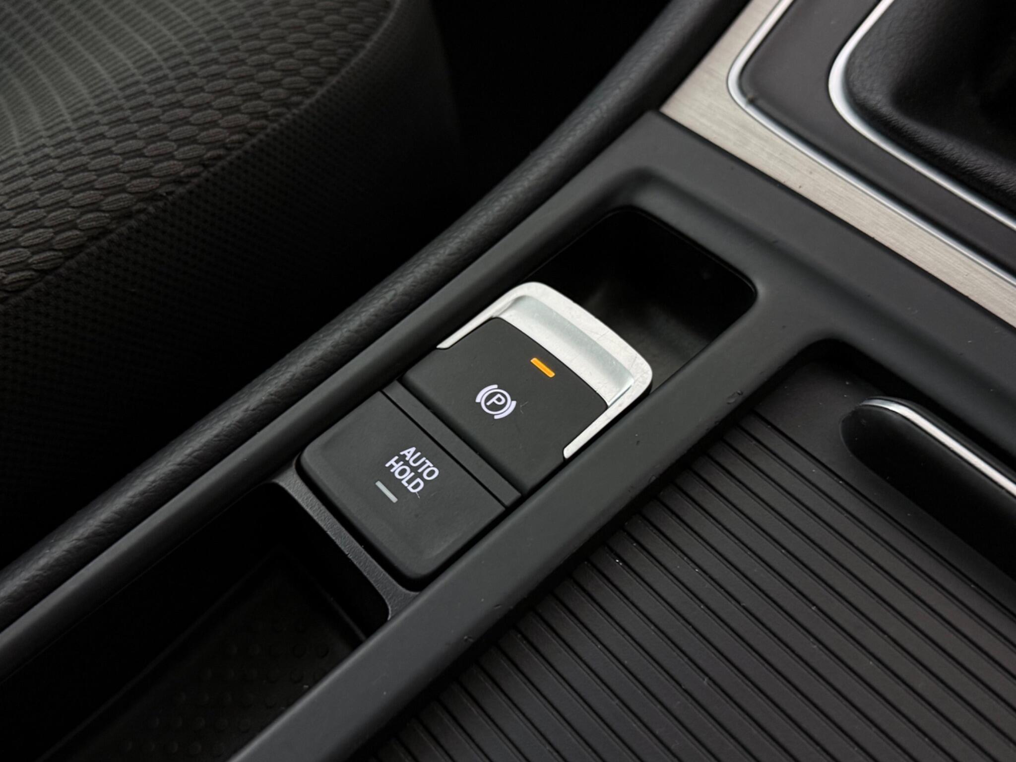 Volkswagen Golf view 17