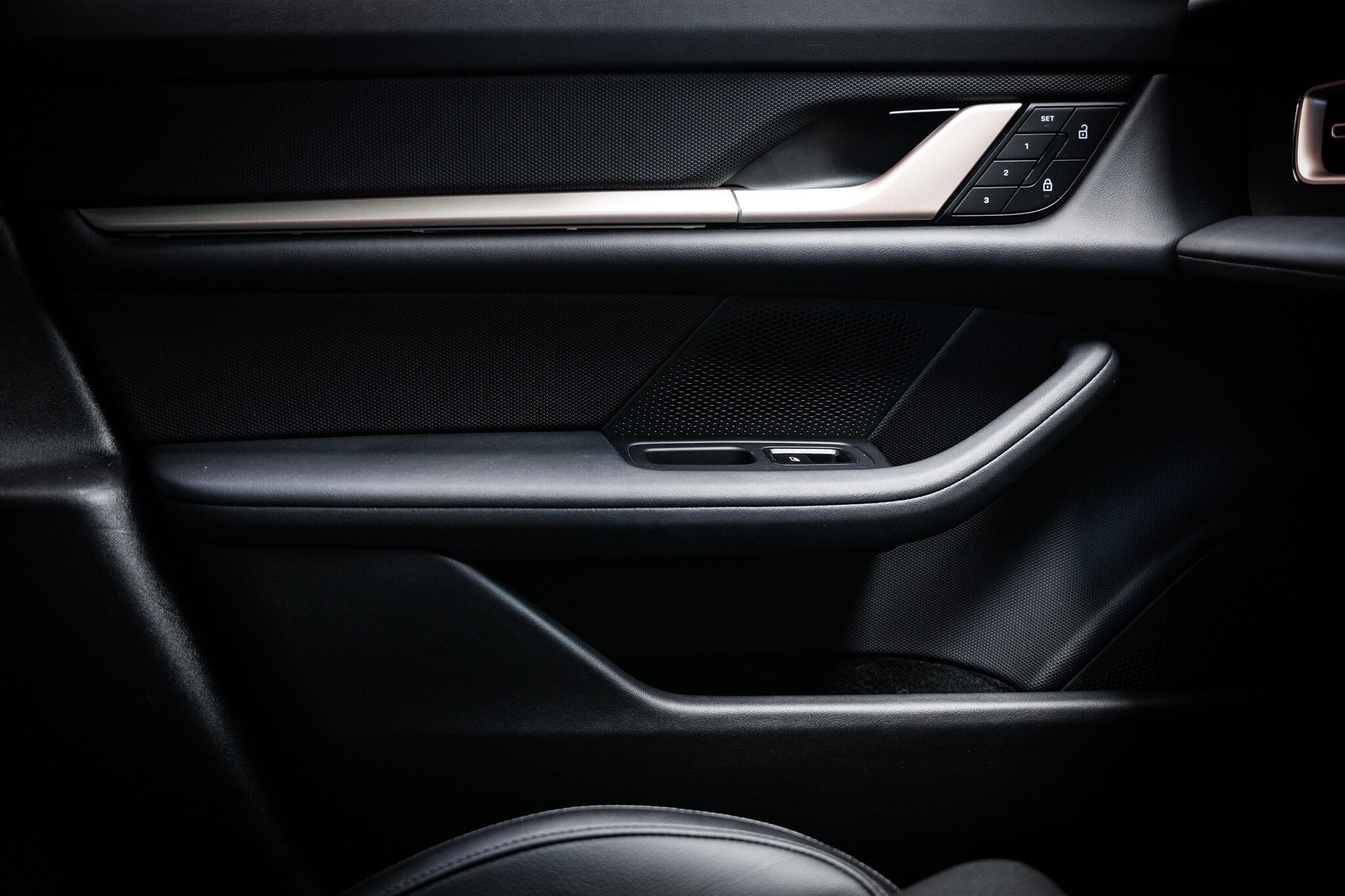 Porsche Taycan view 43
