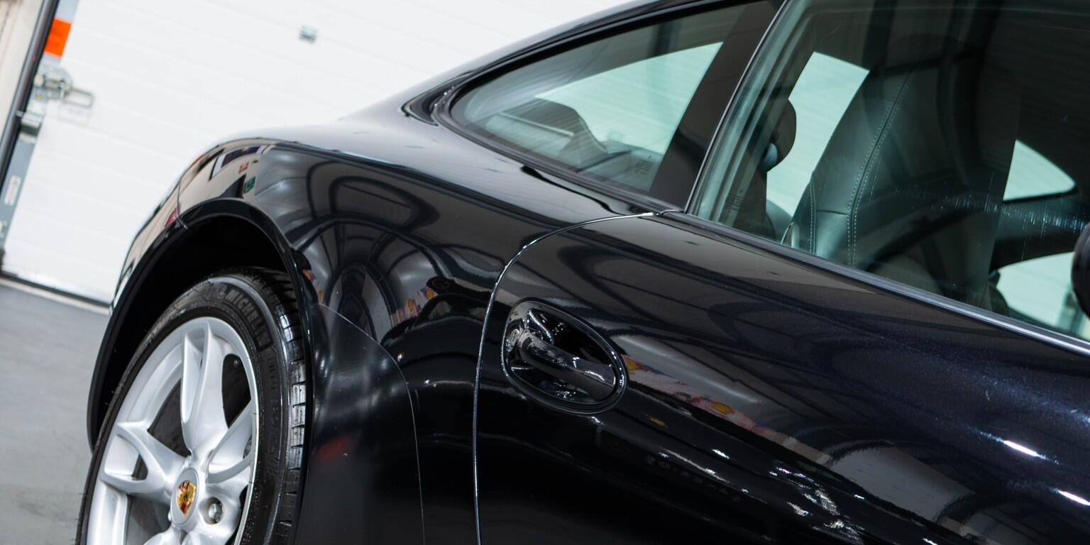 Porsche 911 view 39