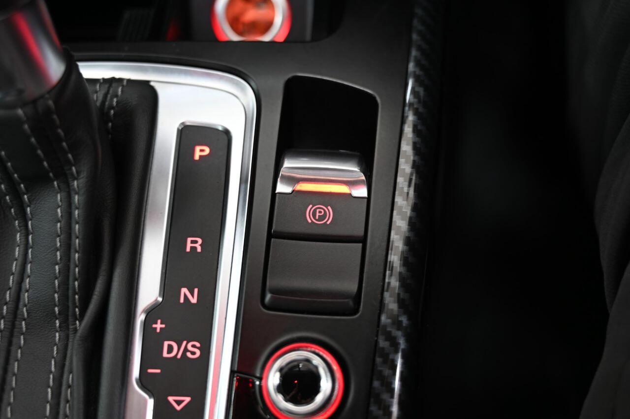 Audi RS4 Avant view 27