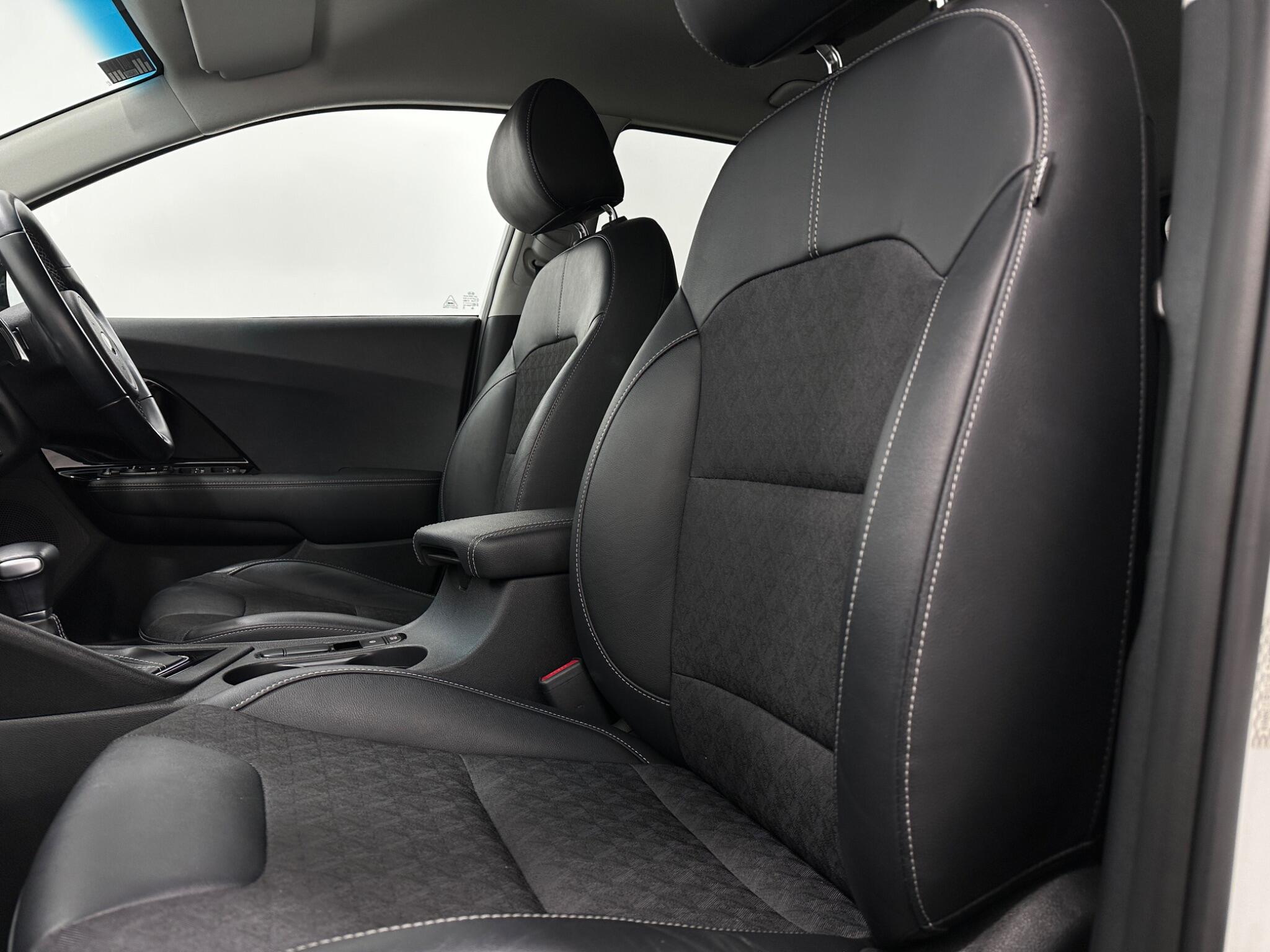 Kia Niro view 34