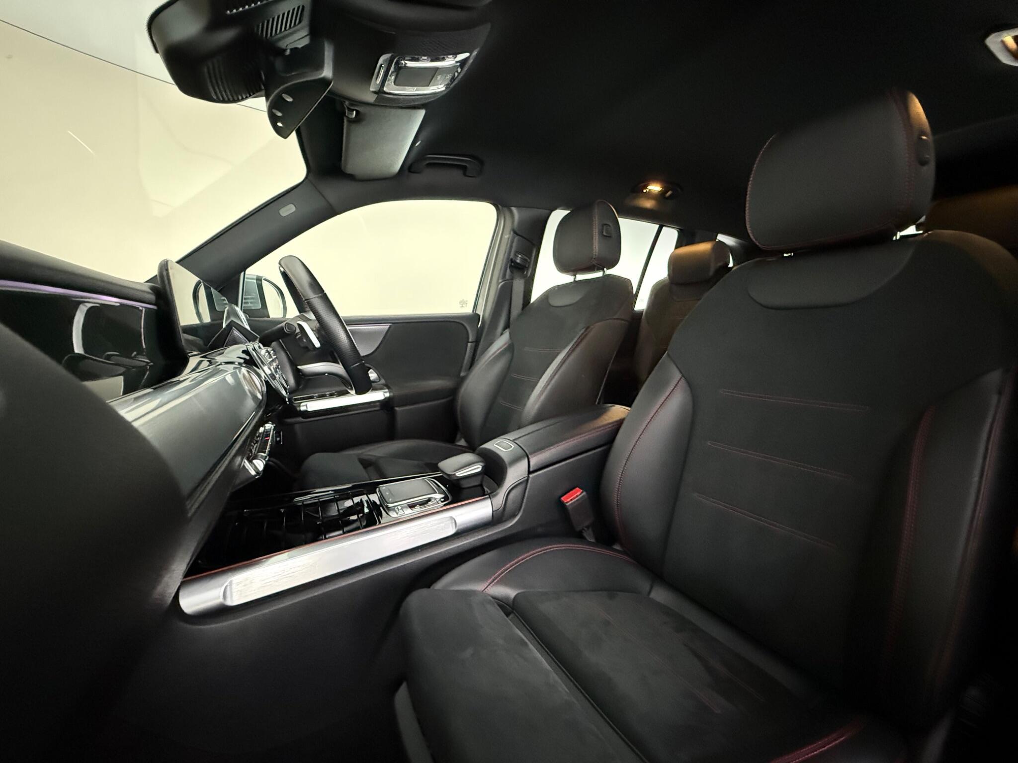 Mercedes-Benz GLB view 38