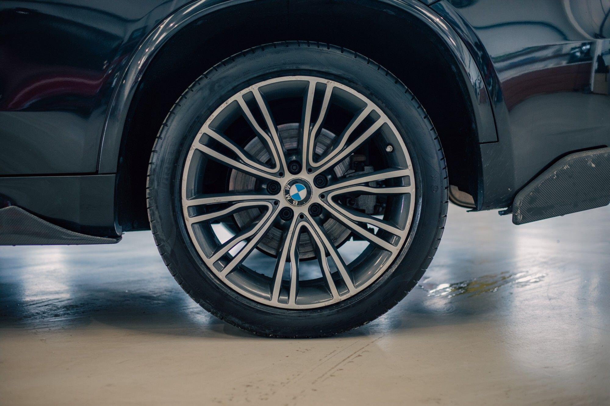 BMW X5 view 7
