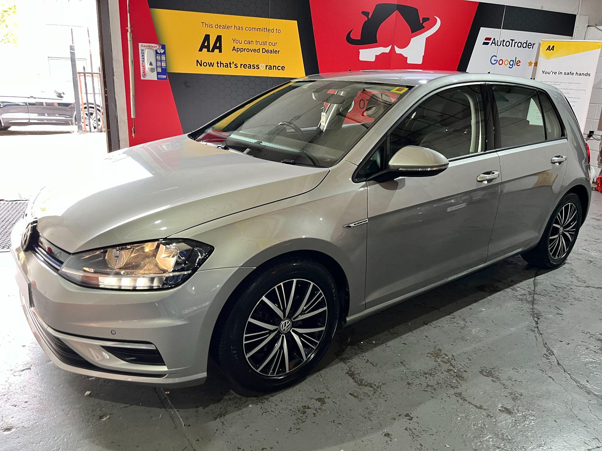 Volkswagen Golf view 64