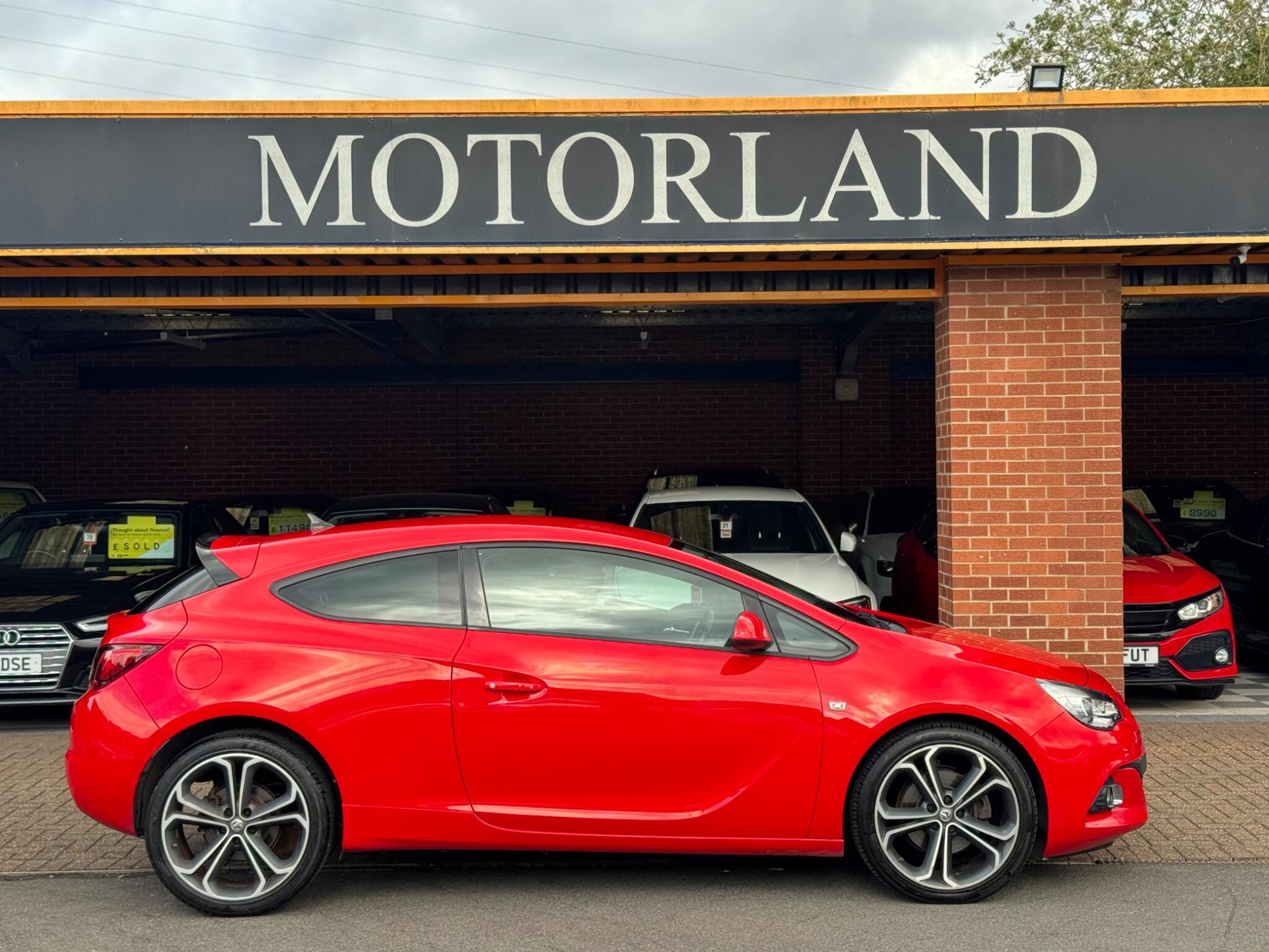 Vauxhall Astra GTC view 5