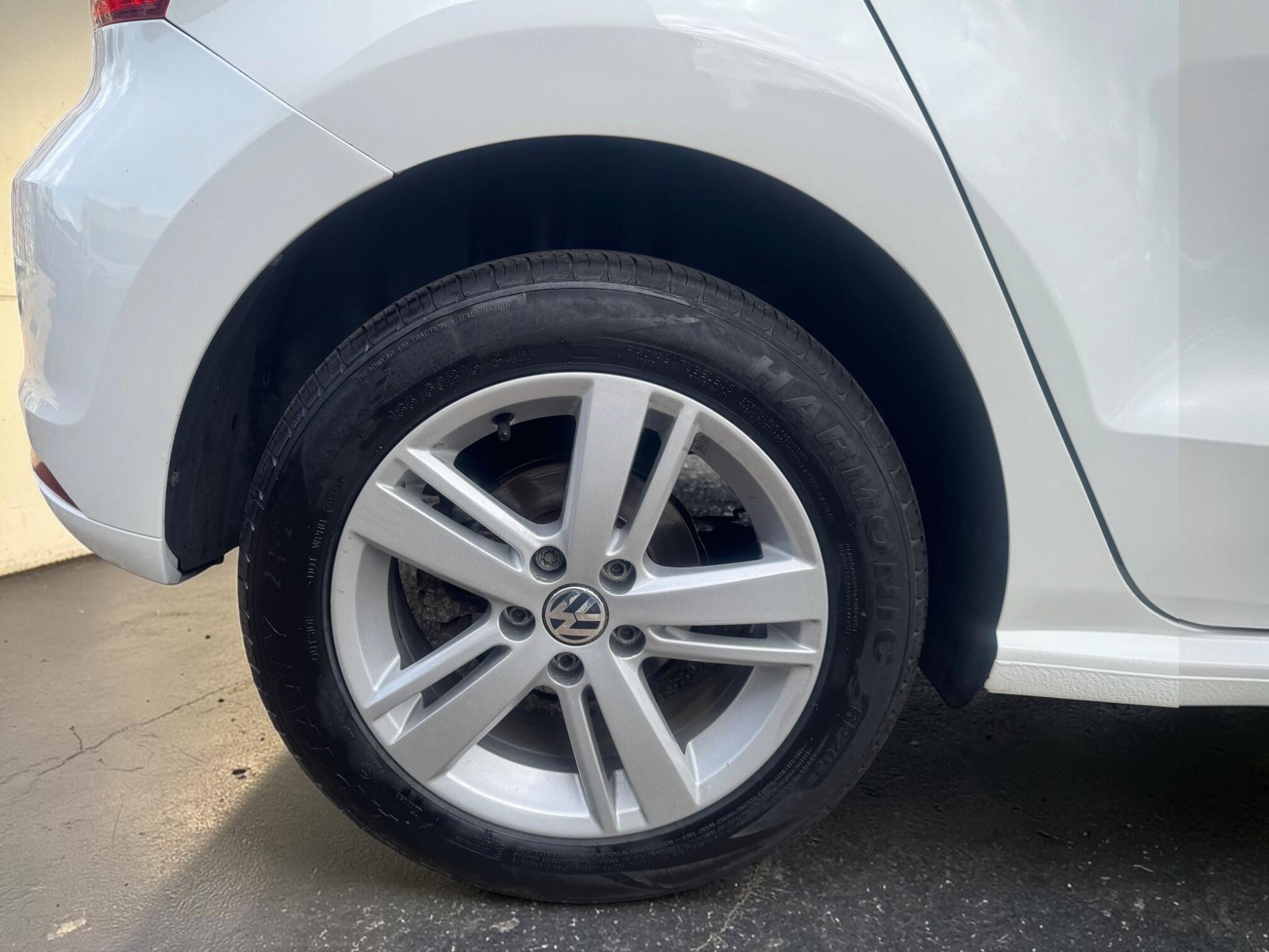 Volkswagen Polo view 29