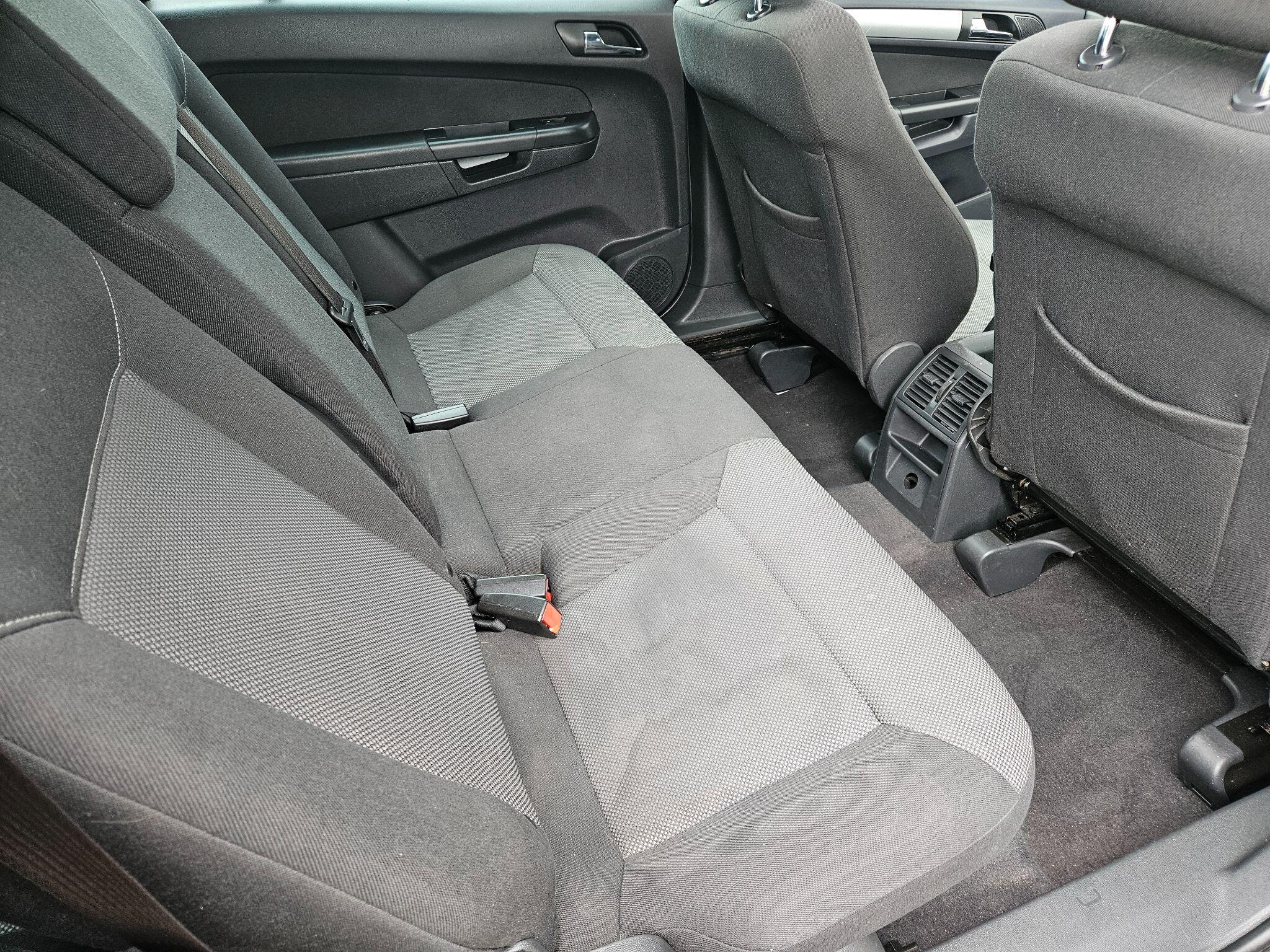 Vauxhall Zafira view 14