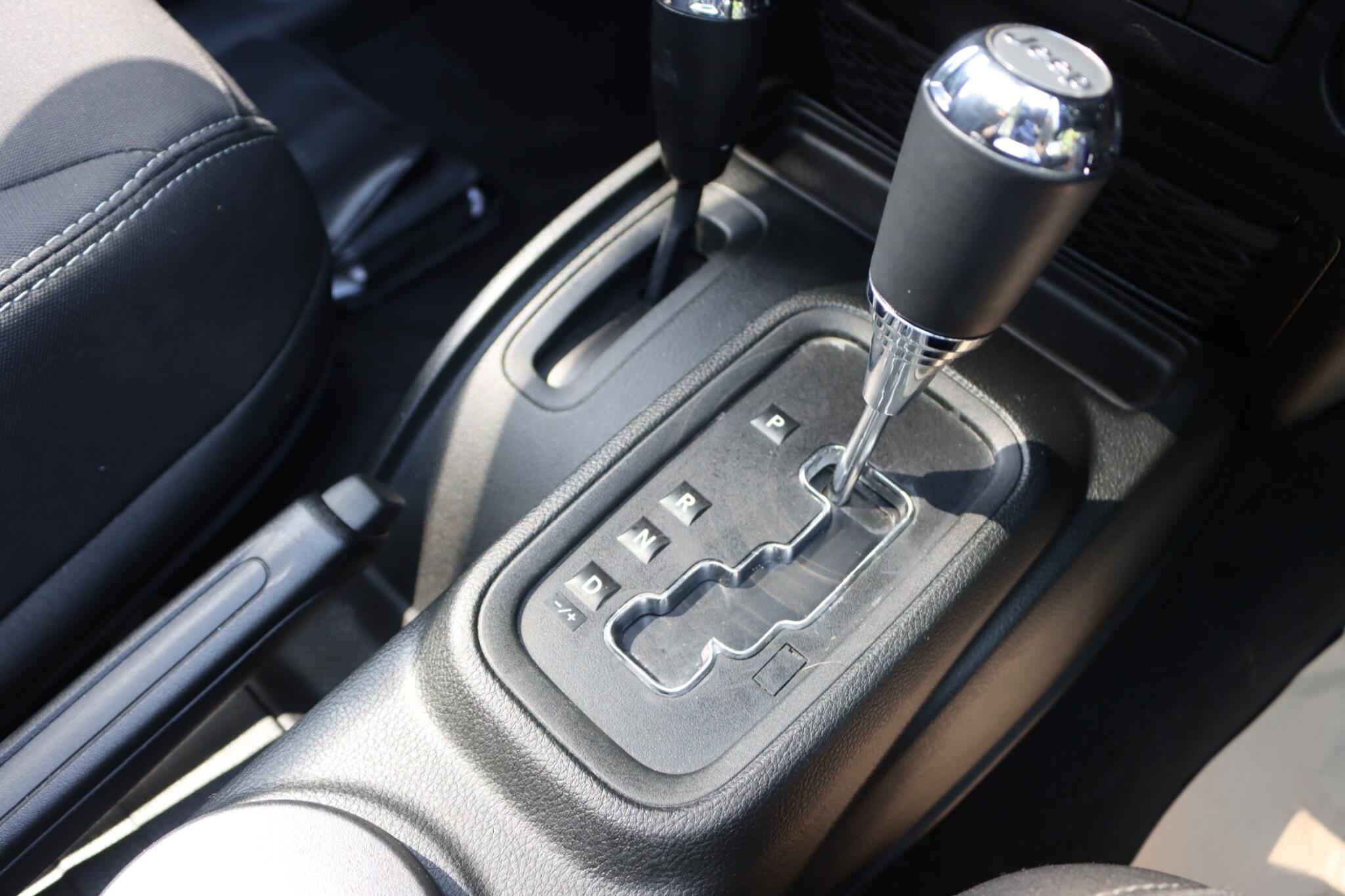 Jeep Wrangler view 31