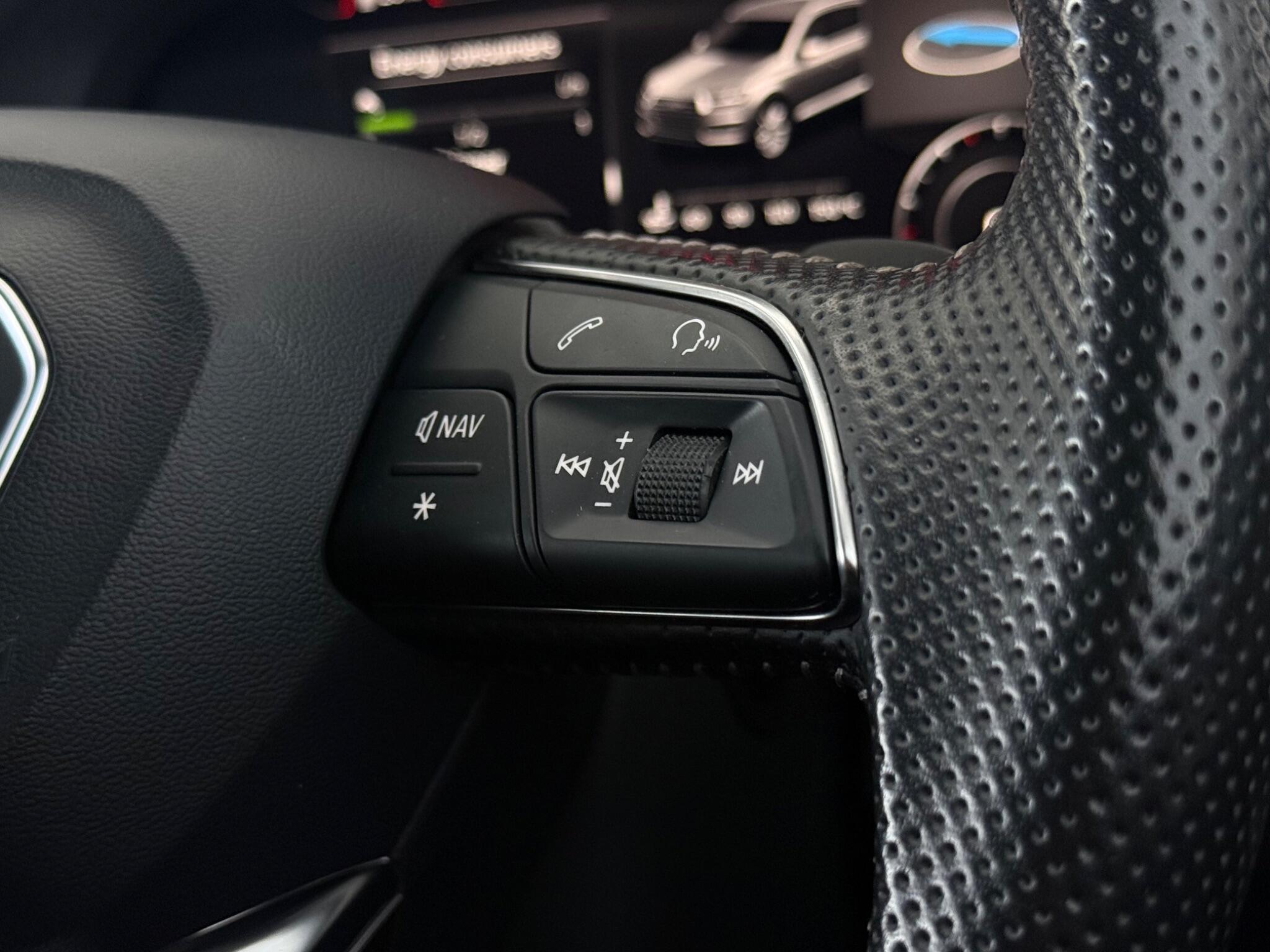 Audi Q7 view 17