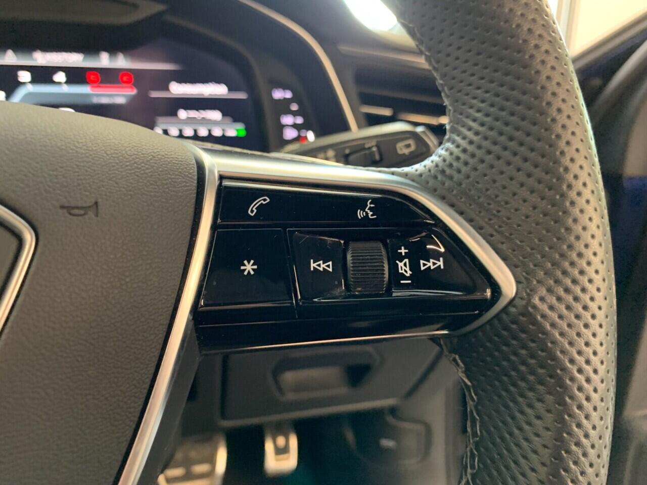 Audi S6 Avant view 34