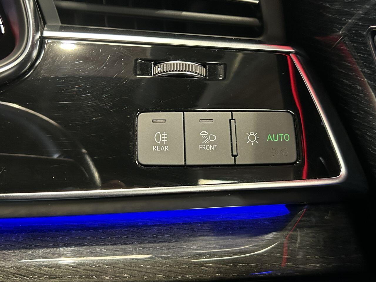 Audi Q7 view 60