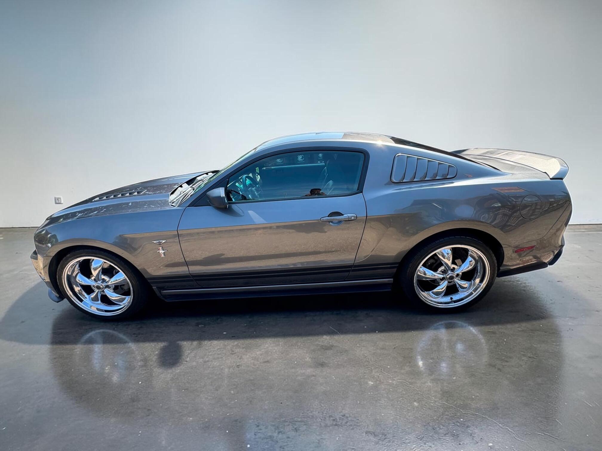Ford Mustang view 7