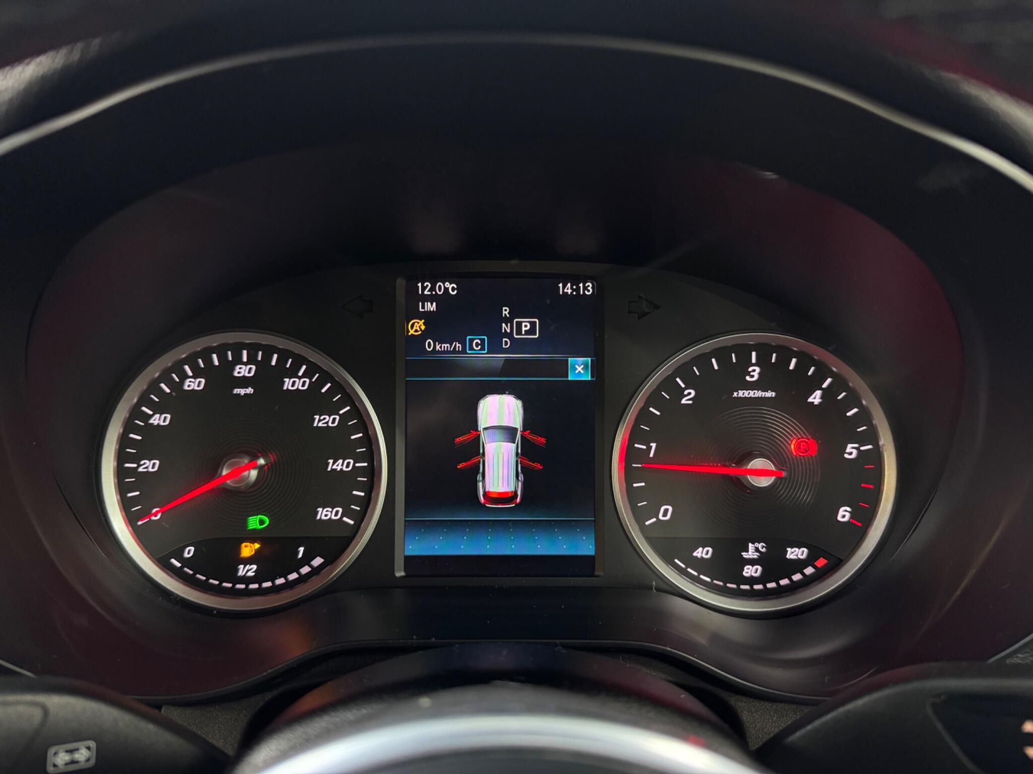 Mercedes-Benz GLC view 39