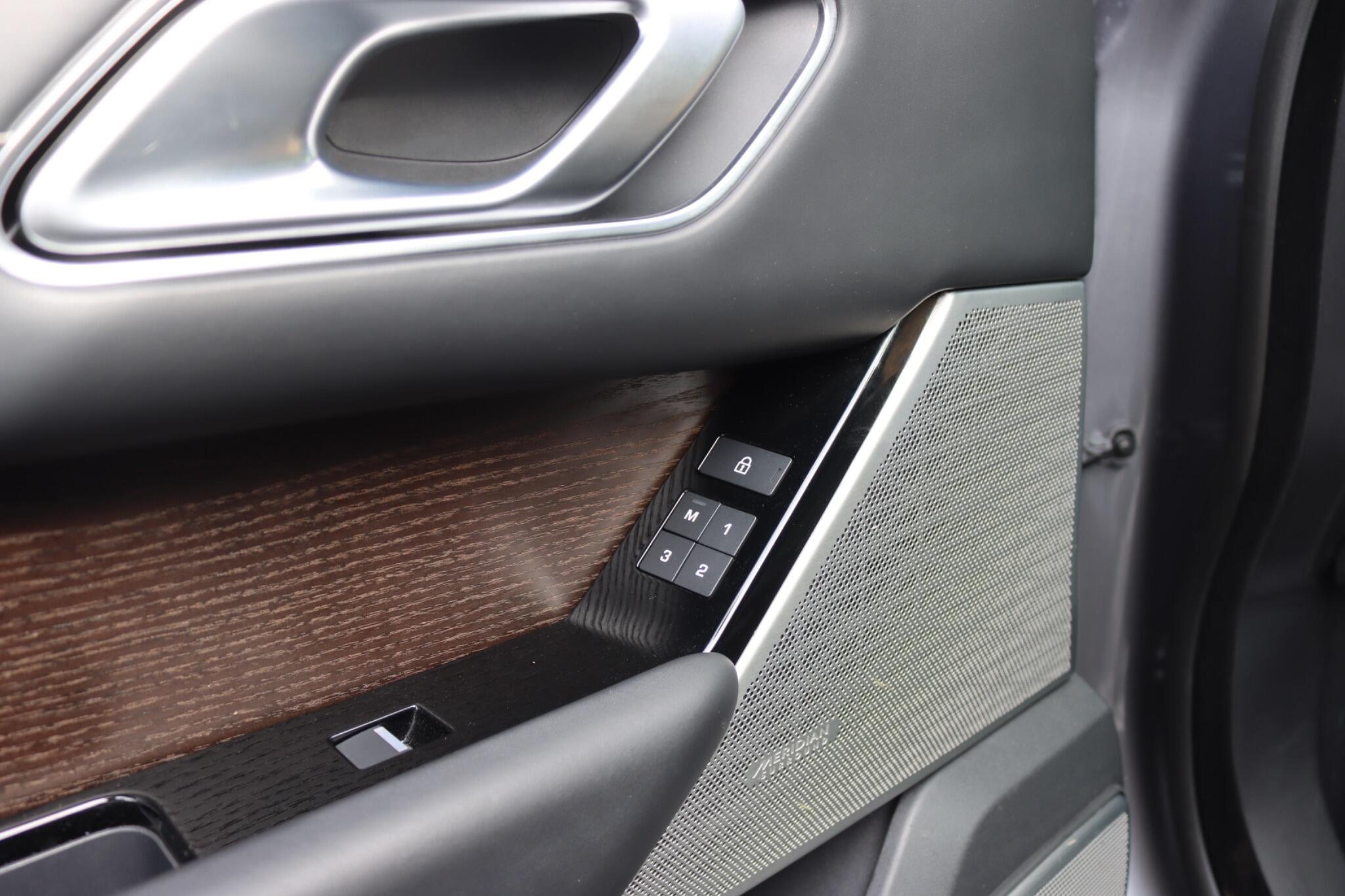 Land Rover Range Rover Velar view 26
