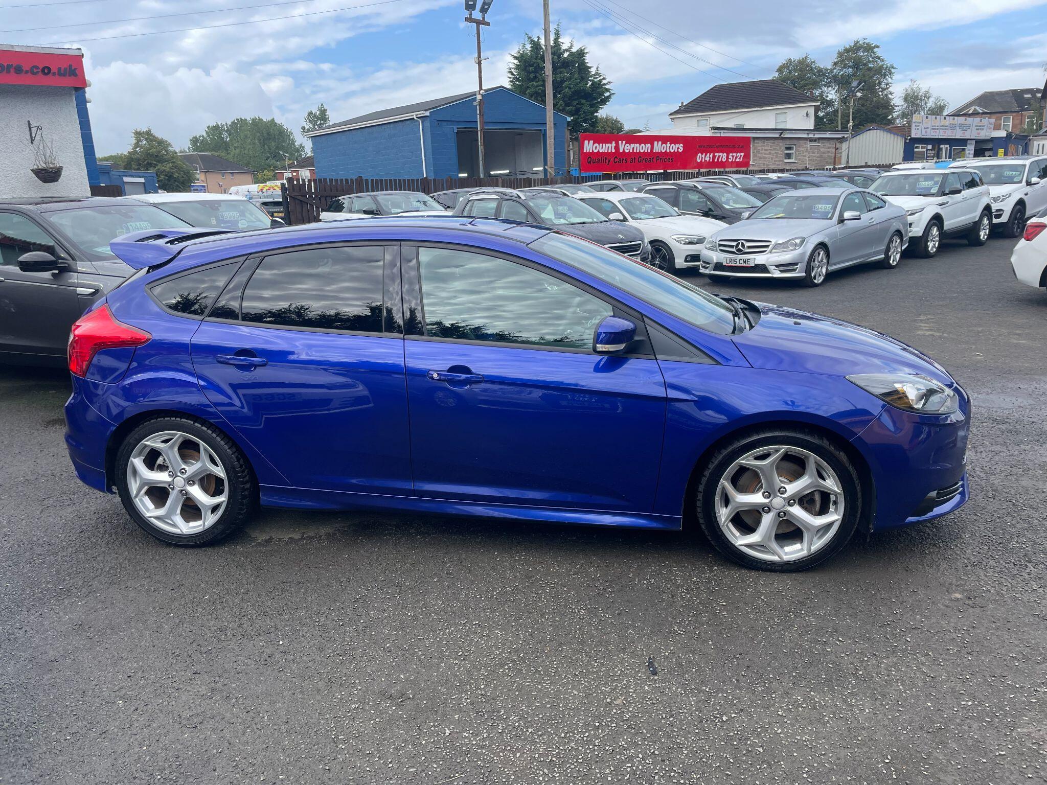 Ford Focus view 12