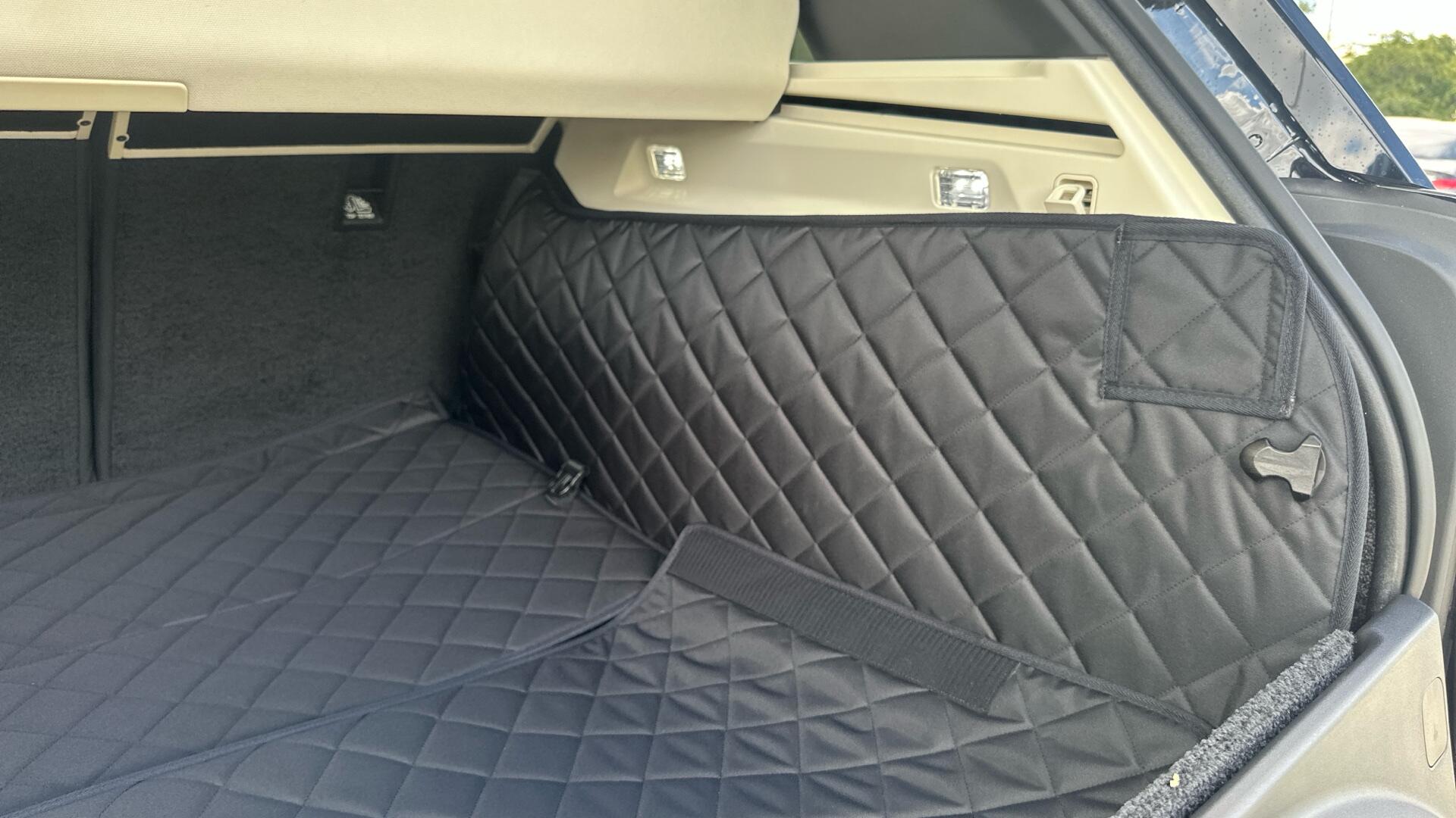 Land Rover Range Rover view 64