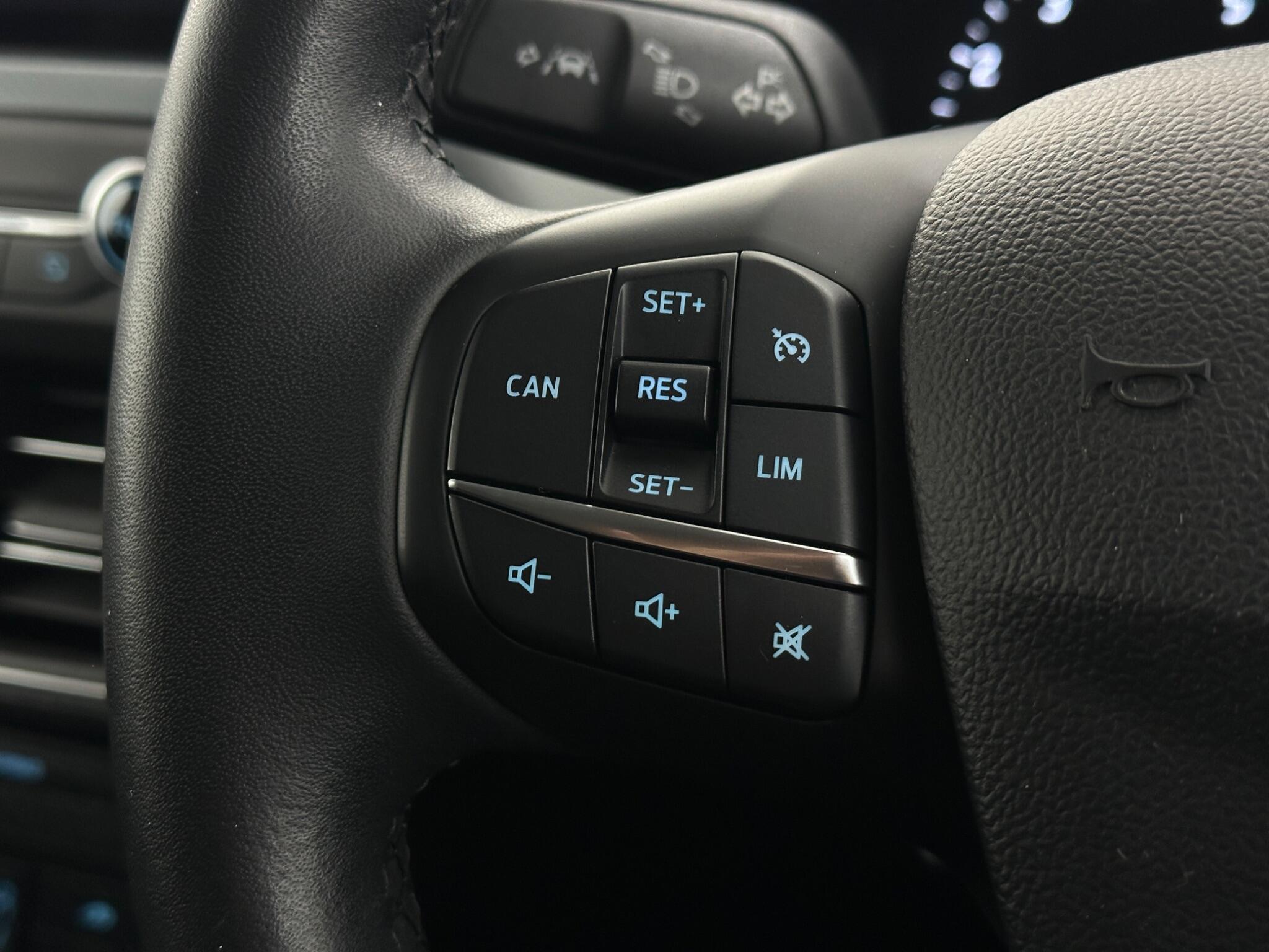 Ford Focus view 14