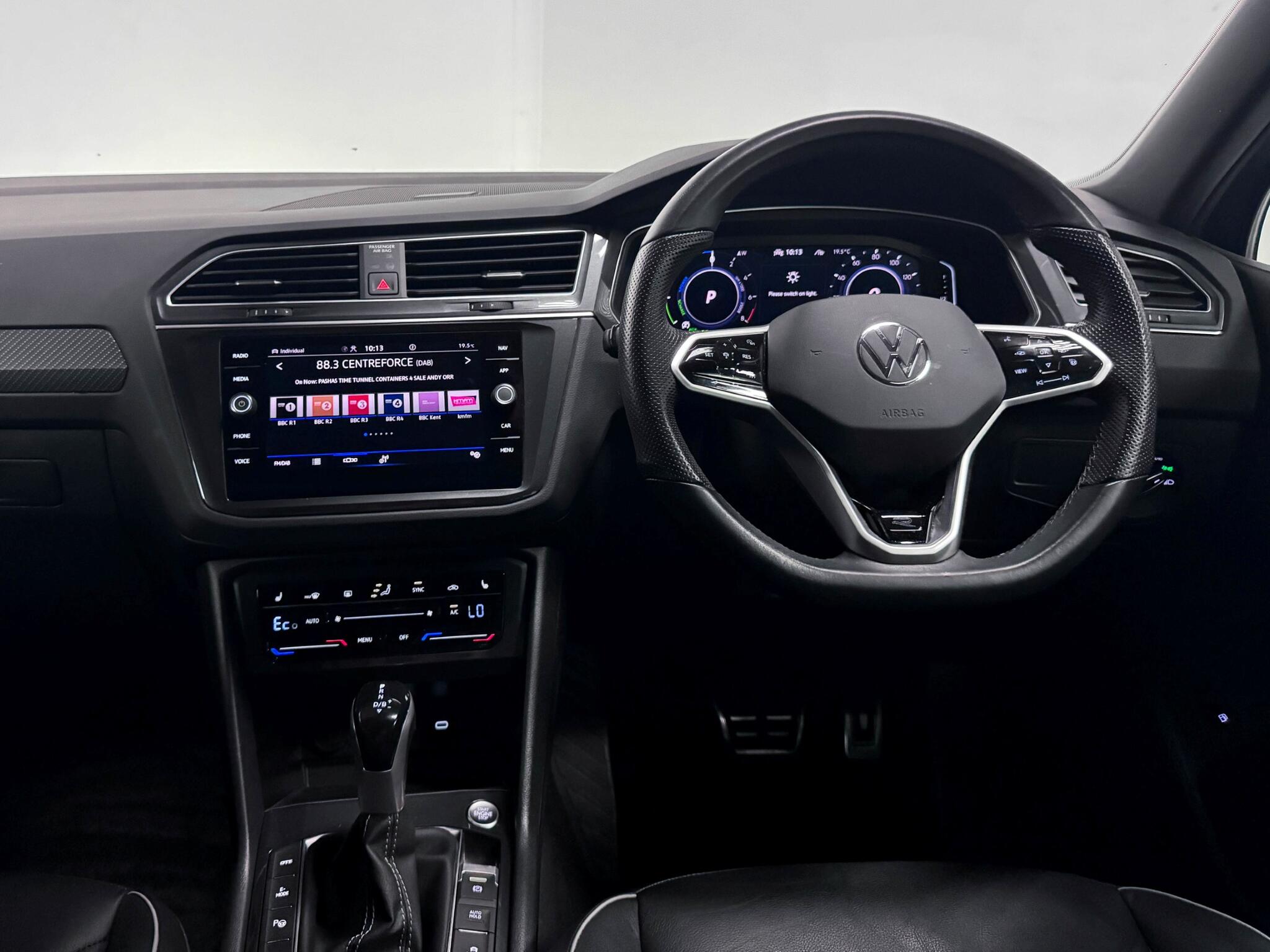 Volkswagen Tiguan view 14