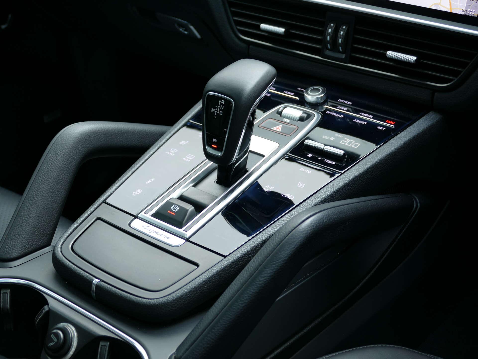 Porsche Cayenne view 24