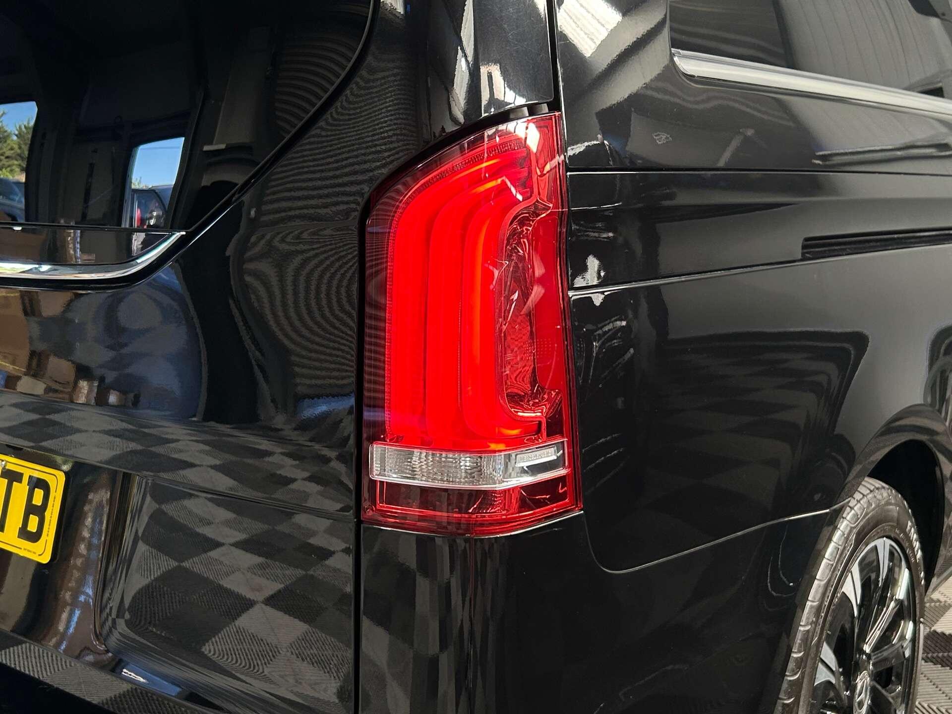 Mercedes-Benz V Class view 32