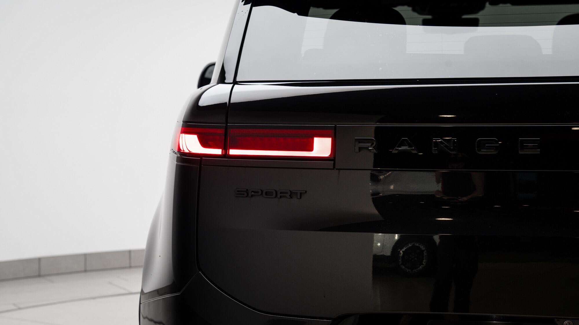 Land Rover Range Rover Sport view 16