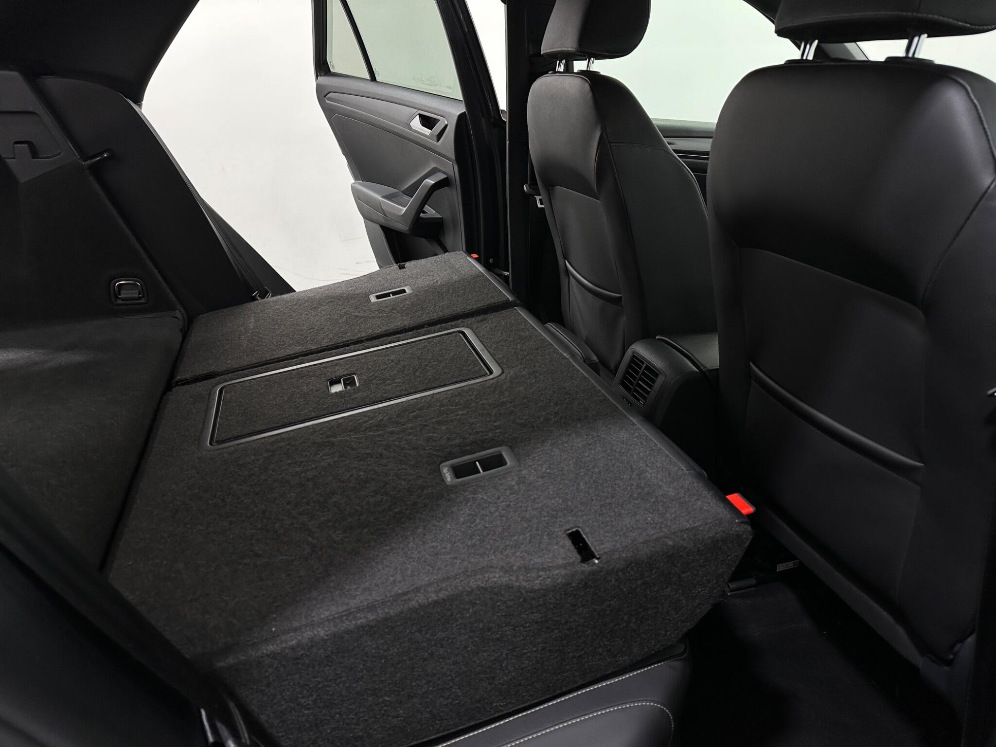 Volkswagen T-Roc view 46